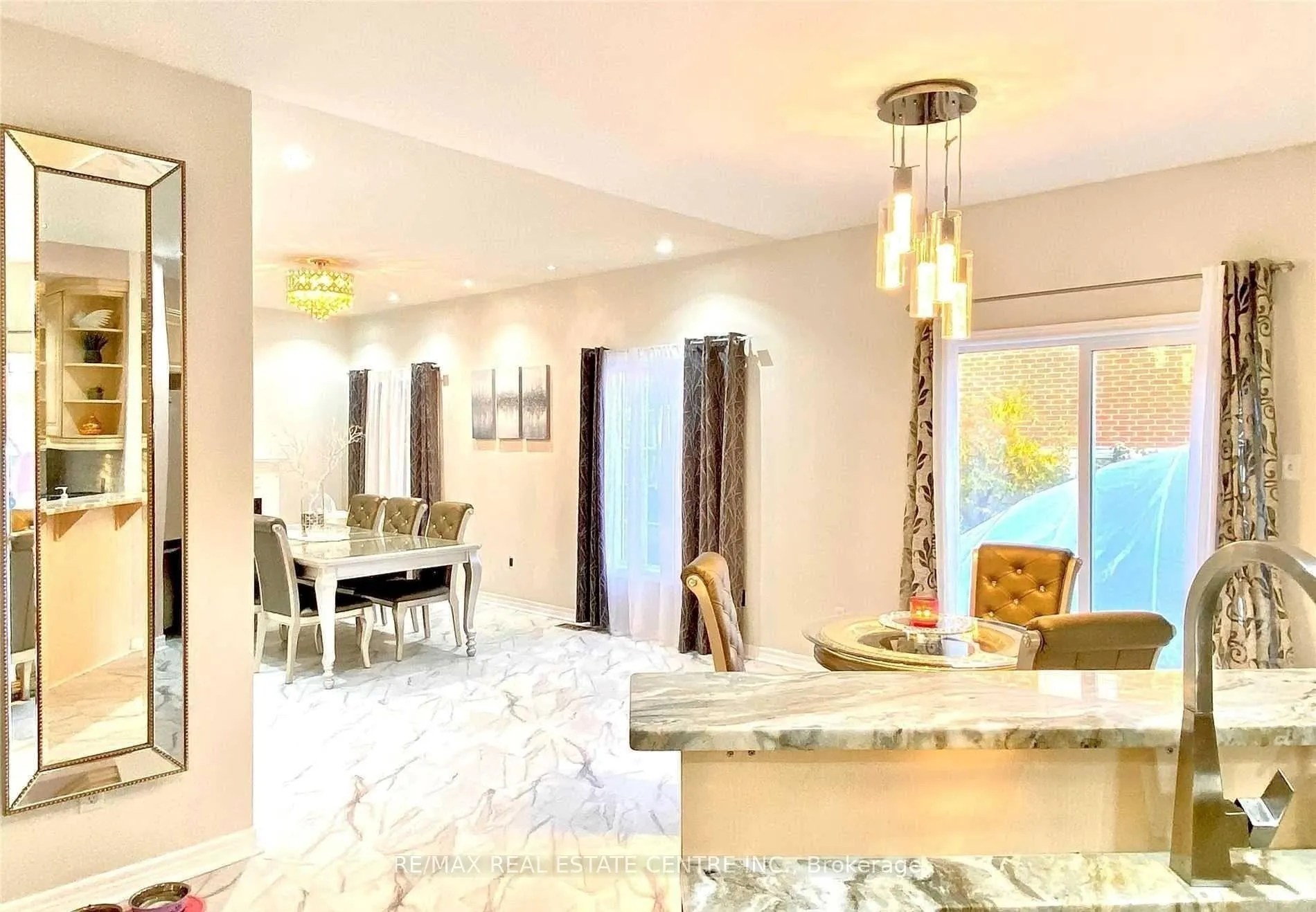 Photo 3 of 56 Islandview Way, Hamilton, Stoney Creek — HOMEH