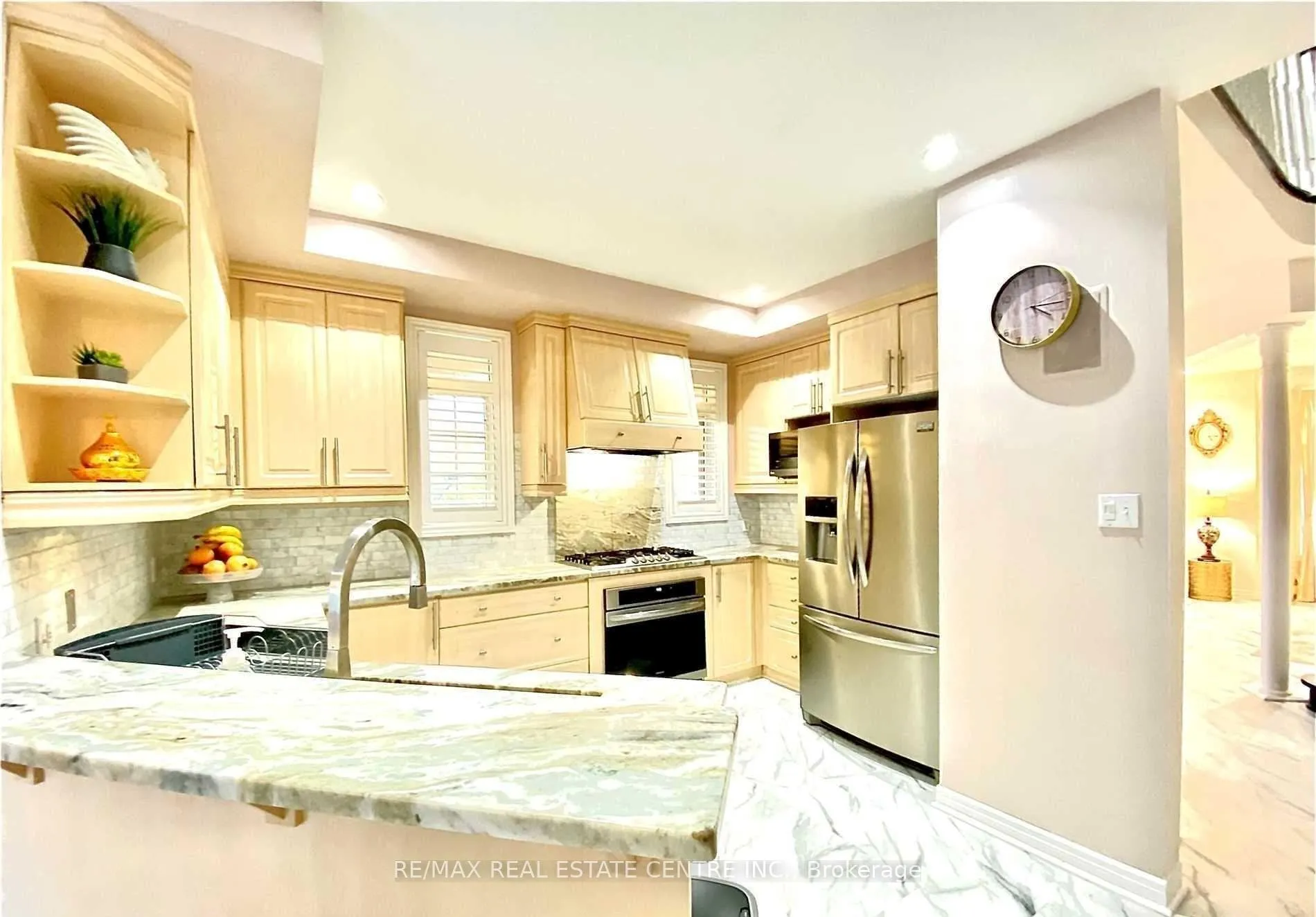 Photo 4 of 56 Islandview Way, Hamilton, Stoney Creek — HOMEH