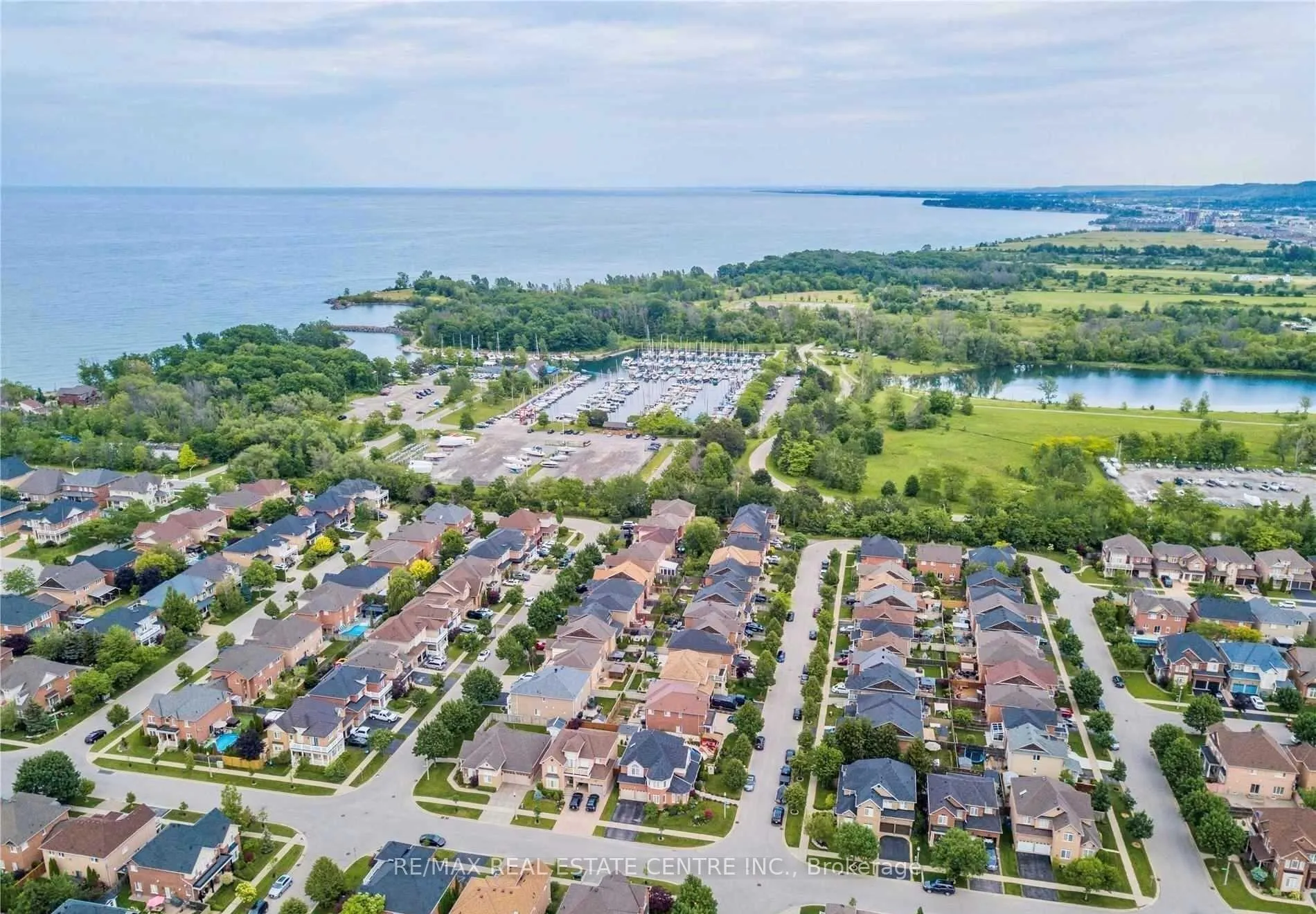 Photo 24 of 56 Islandview Way, Hamilton, Stoney Creek — HOMEH
