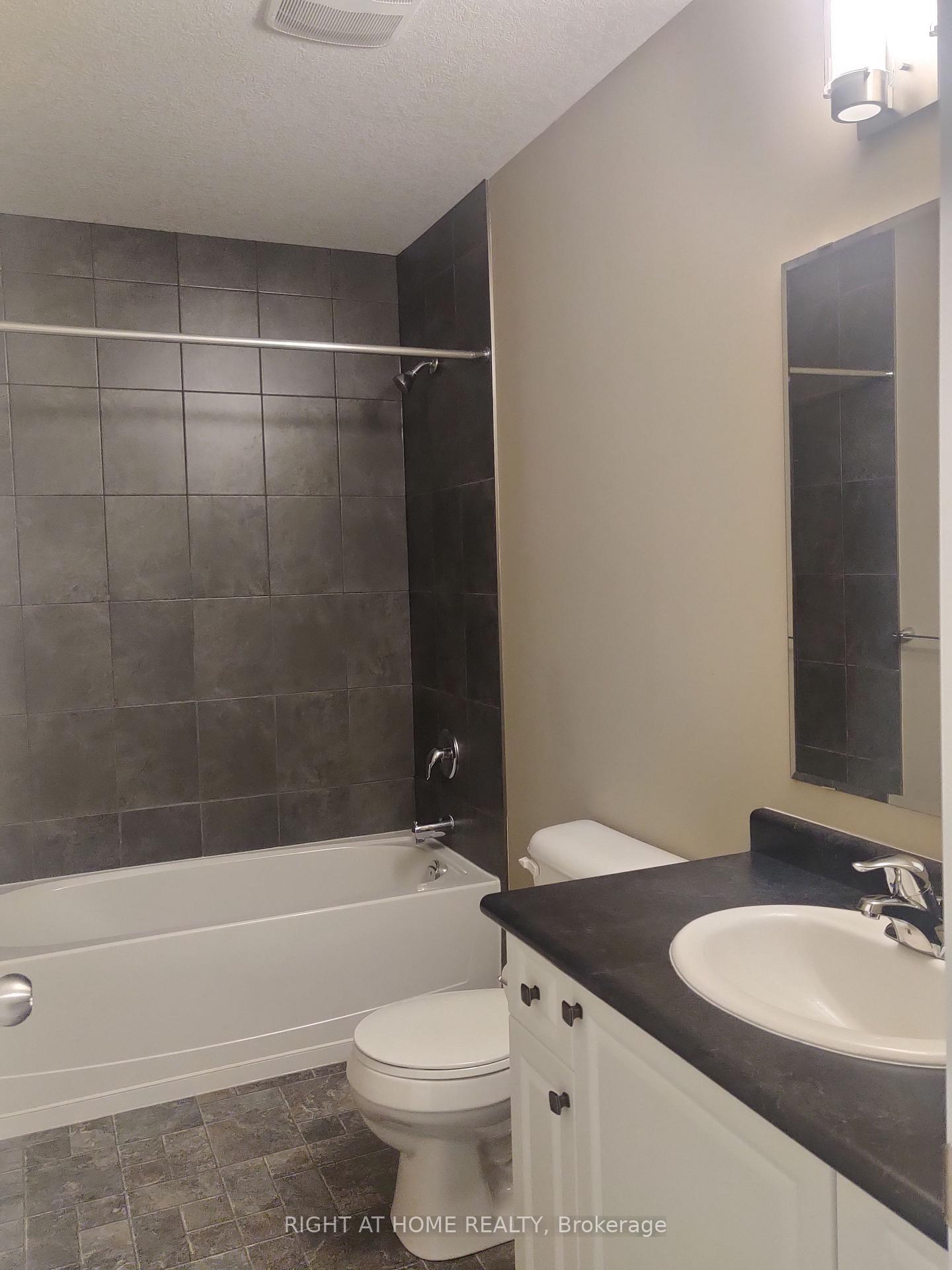 Photo 10 of 138 Maitland Street, Kitchener — HOMEH