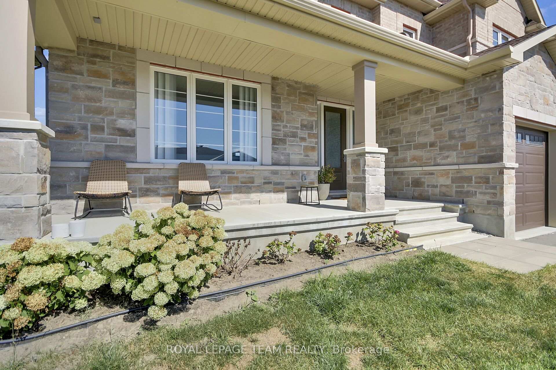 Photo 3 of 737 Coast Circle, Ottawa, Mahogany Community — HOMEH