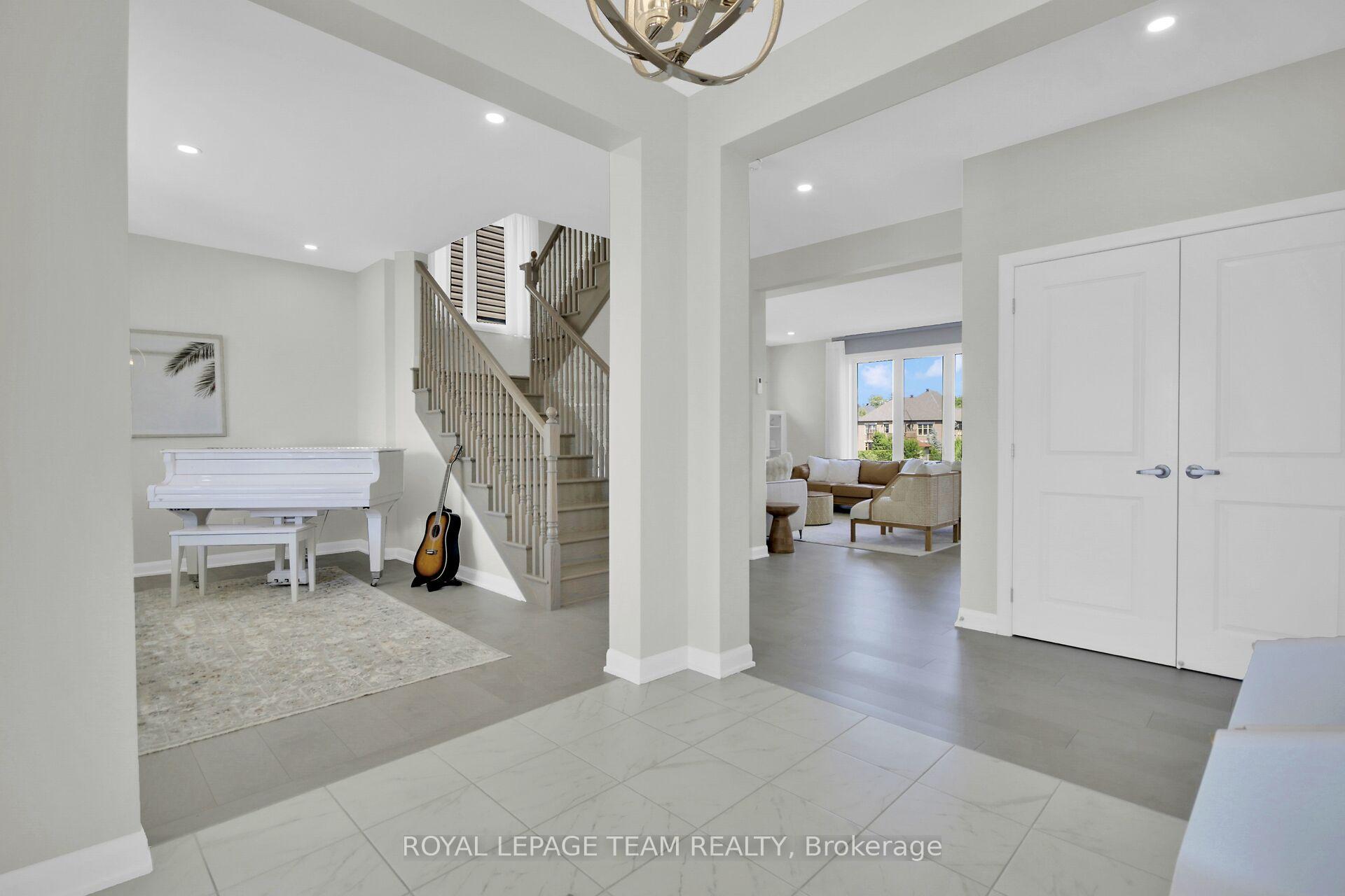 Photo 7 of 737 Coast Circle, Ottawa, Mahogany Community — HOMEH
