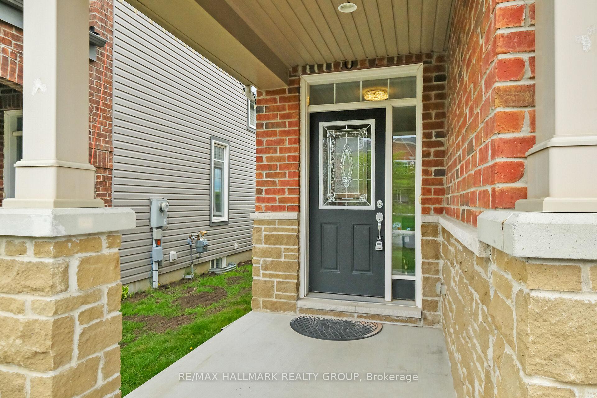 Photo 2 of 74 Tapadero Avenue, Ottawa, Kanata - Emerald Meadows/Trailwest — HOMEH