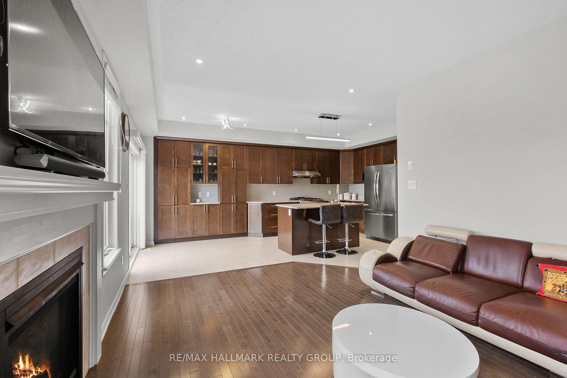Photo 18 of 74 Tapadero Avenue, Ottawa, Kanata - Emerald Meadows/Trailwest — HOMEH