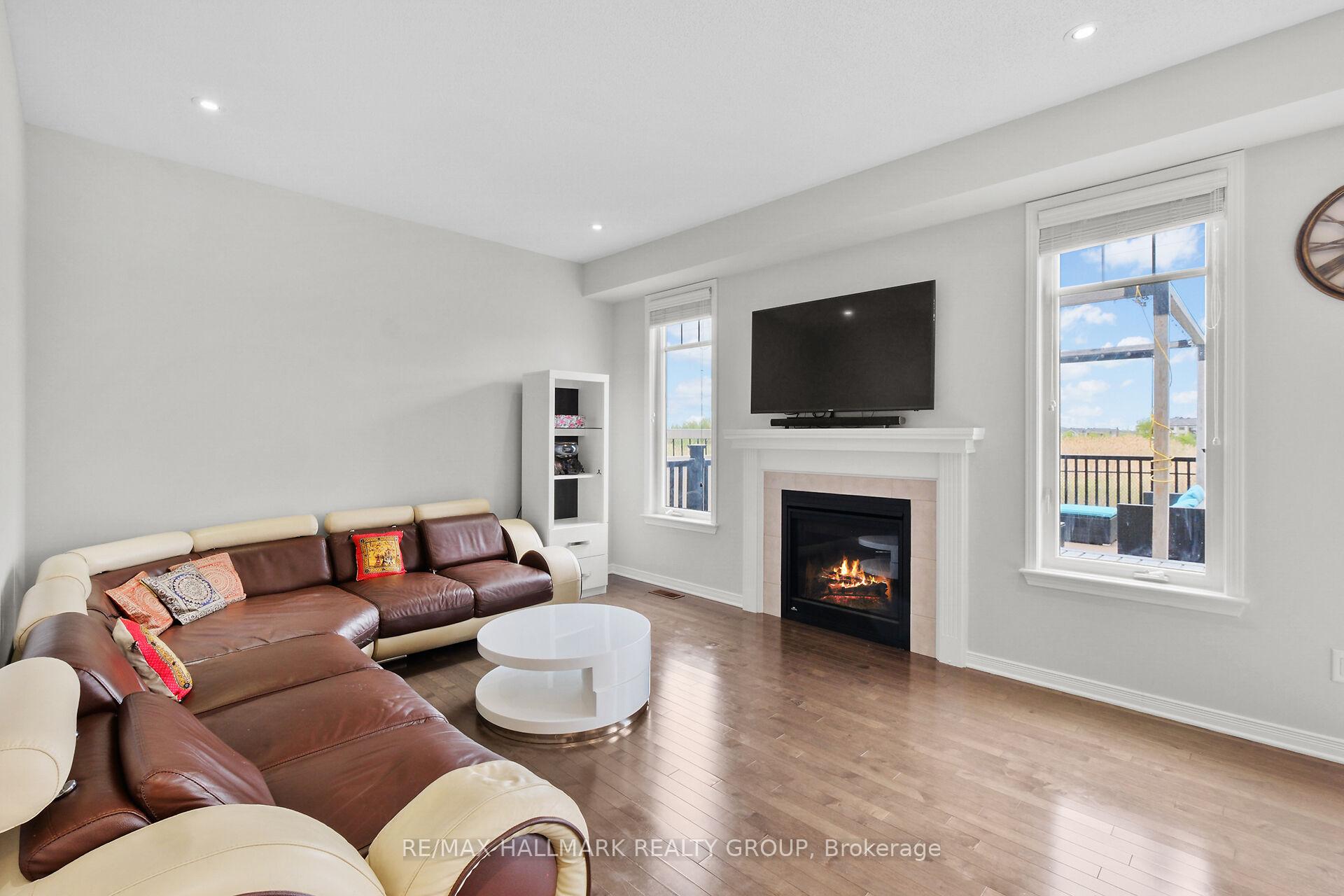 Photo 19 of 74 Tapadero Avenue, Ottawa, Kanata - Emerald Meadows/Trailwest — HOMEH