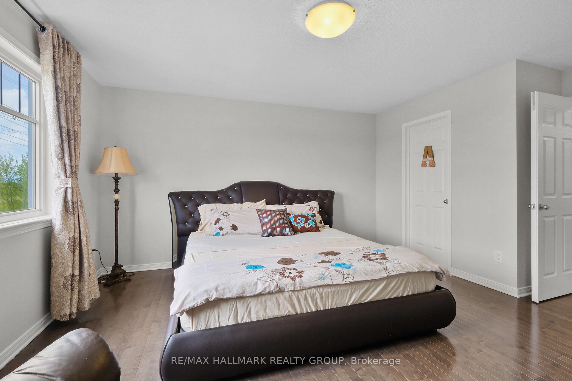 Photo 35 of 74 Tapadero Avenue, Ottawa, Kanata - Emerald Meadows/Trailwest — HOMEH