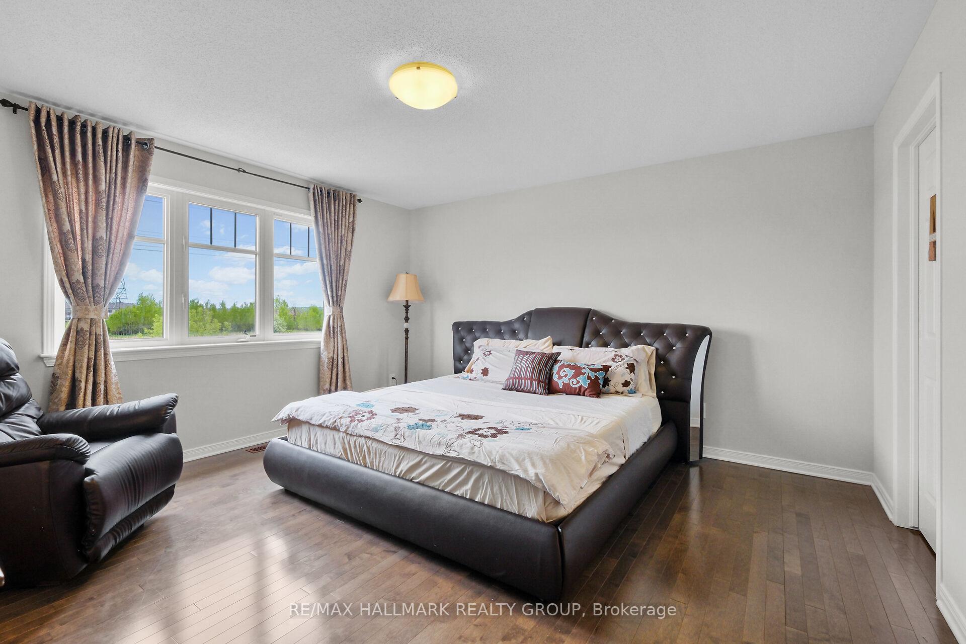 Photo 36 of 74 Tapadero Avenue, Ottawa, Kanata - Emerald Meadows/Trailwest — HOMEH