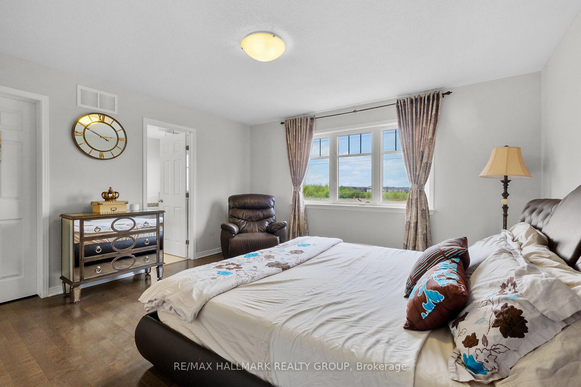 Photo 37 of 74 Tapadero Avenue, Ottawa, Kanata - Emerald Meadows/Trailwest — HOMEH