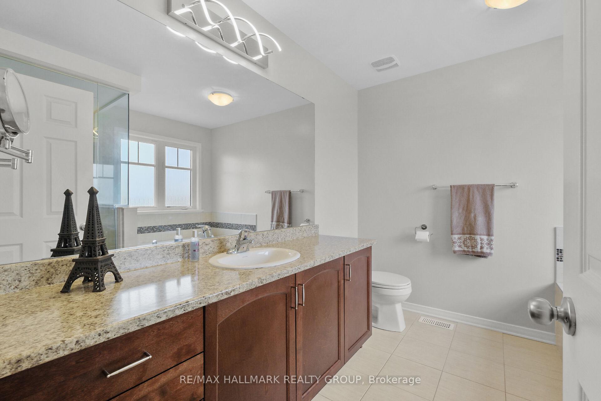 Photo 40 of 74 Tapadero Avenue, Ottawa, Kanata - Emerald Meadows/Trailwest — HOMEH