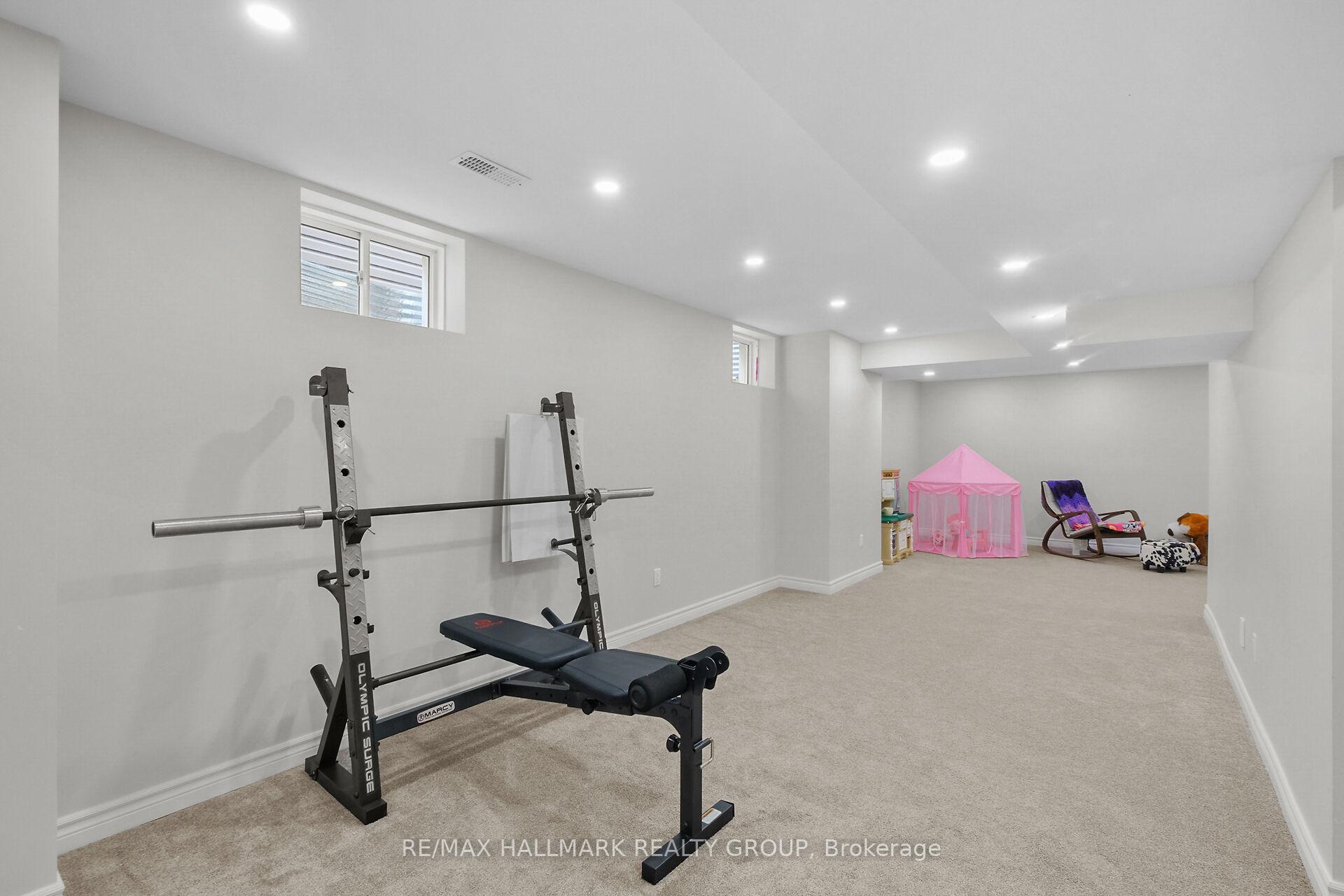 Photo 43 of 74 Tapadero Avenue, Ottawa, Kanata - Emerald Meadows/Trailwest — HOMEH