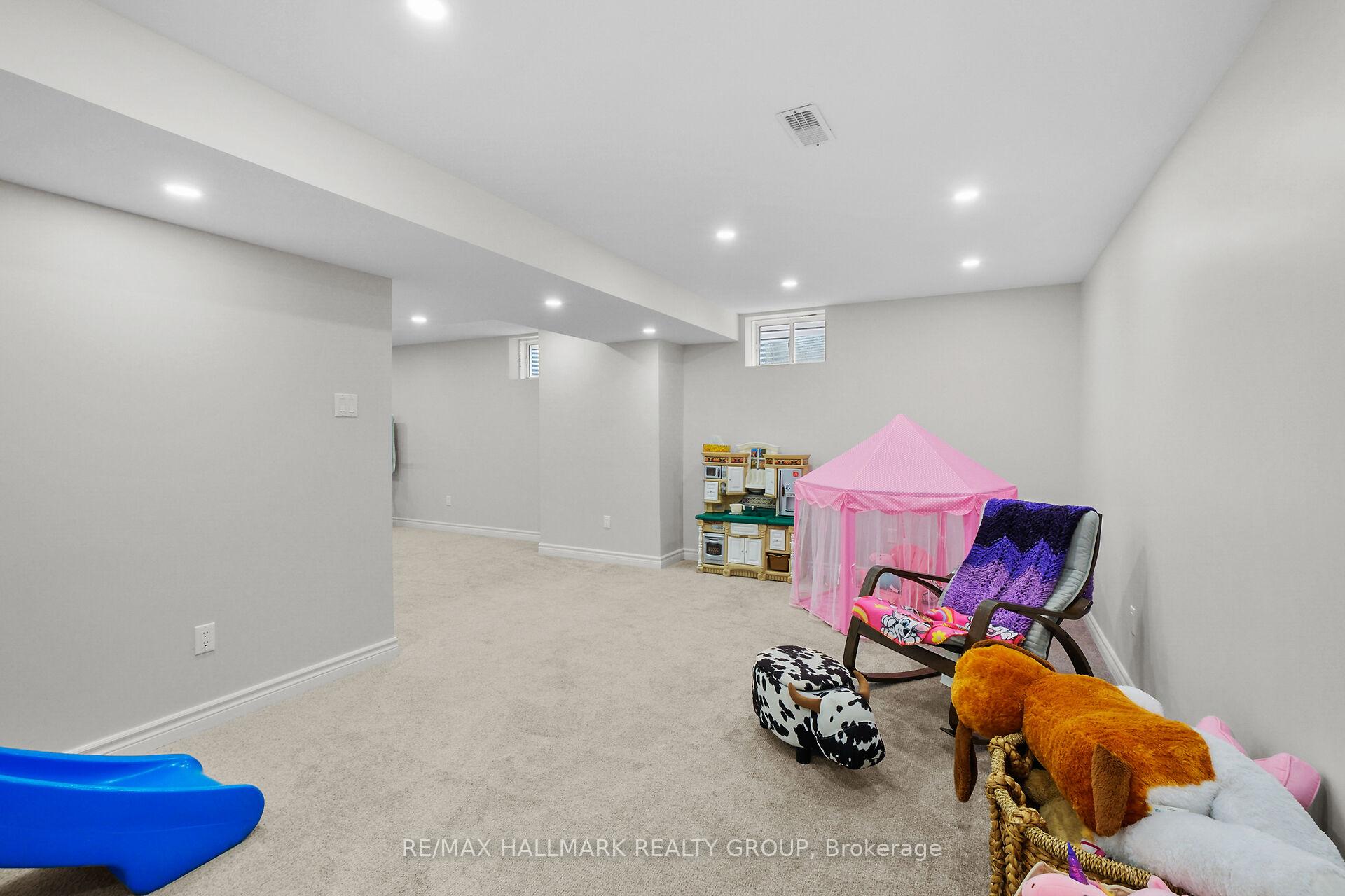 Photo 44 of 74 Tapadero Avenue, Ottawa, Kanata - Emerald Meadows/Trailwest — HOMEH