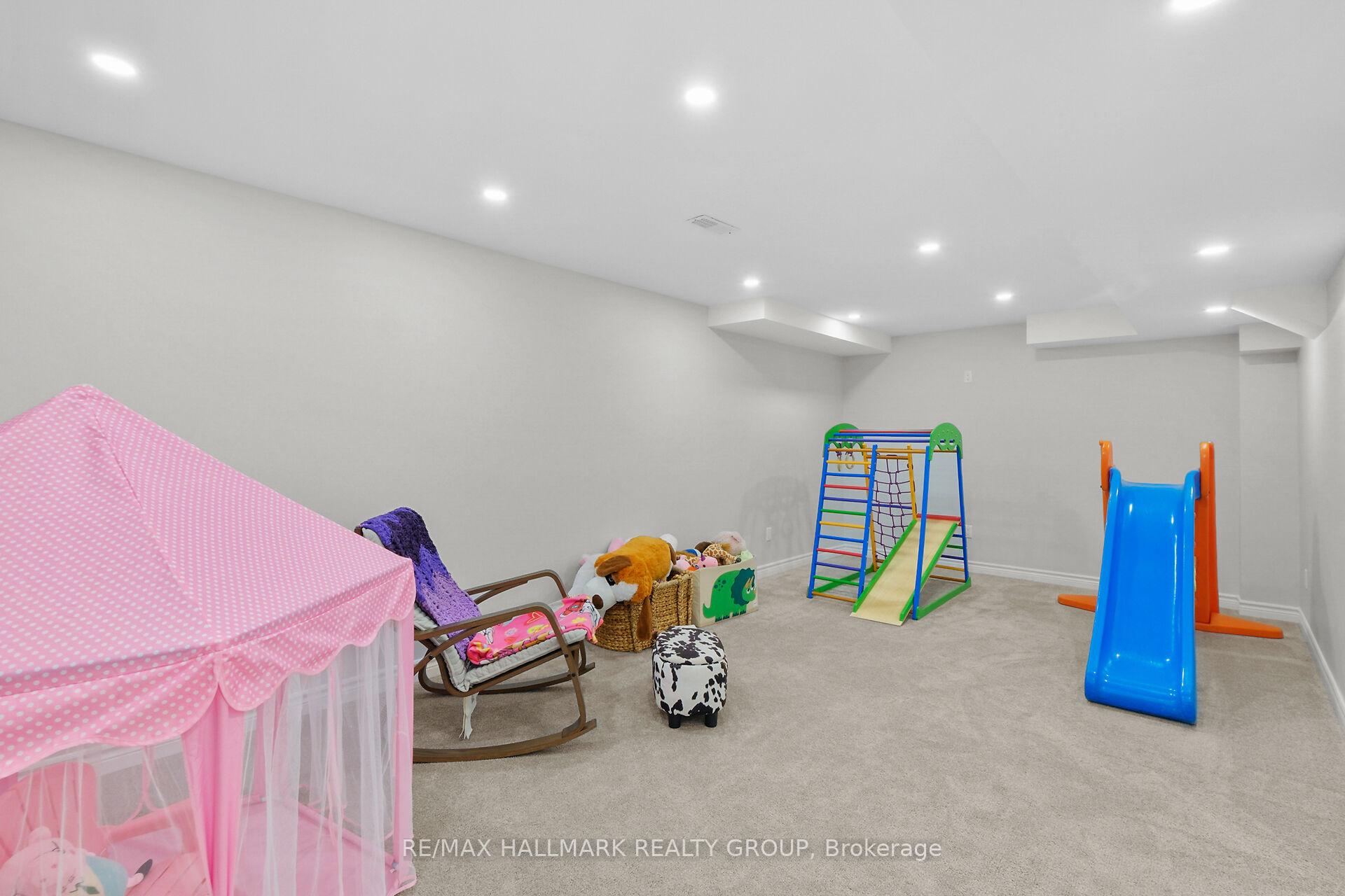 Photo 45 of 74 Tapadero Avenue, Ottawa, Kanata - Emerald Meadows/Trailwest — HOMEH