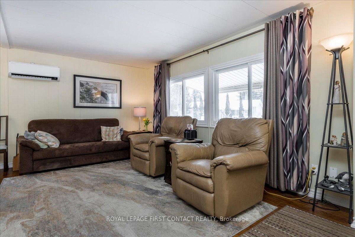 Photo 6 of 18 Hawthorne Drive, Innisfil, Rural Innisfil — HOMEH