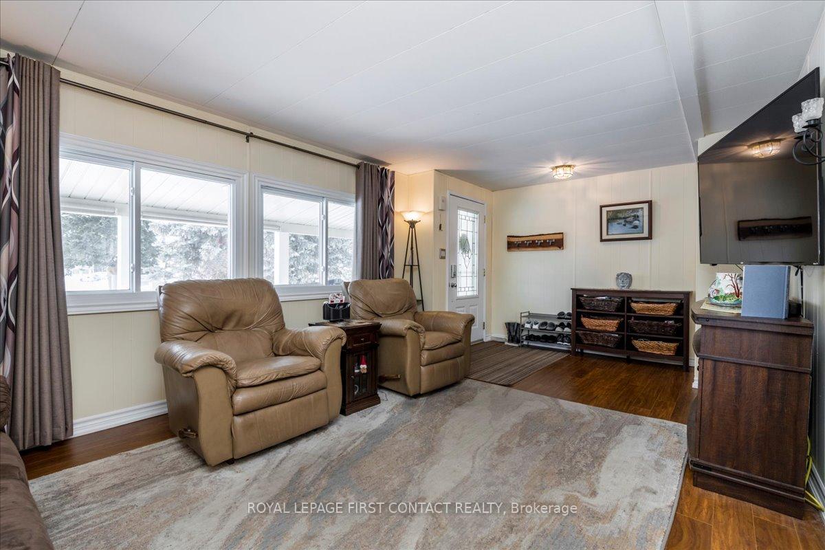 Photo 7 of 18 Hawthorne Drive, Innisfil, Rural Innisfil — HOMEH