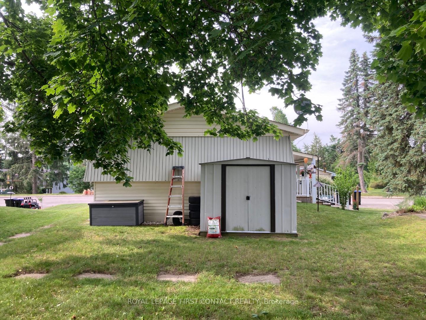 Photo 21 of 18 Hawthorne Drive, Innisfil, Rural Innisfil — HOMEH