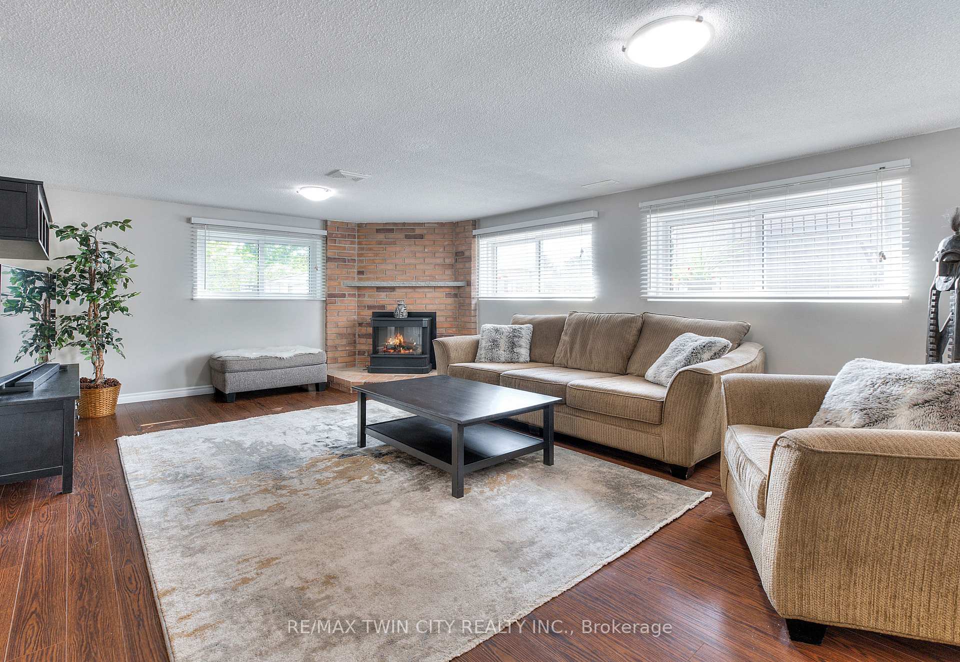 Photo 8 of 27 Wheatfield Crescent, Kitchener — HOMEH