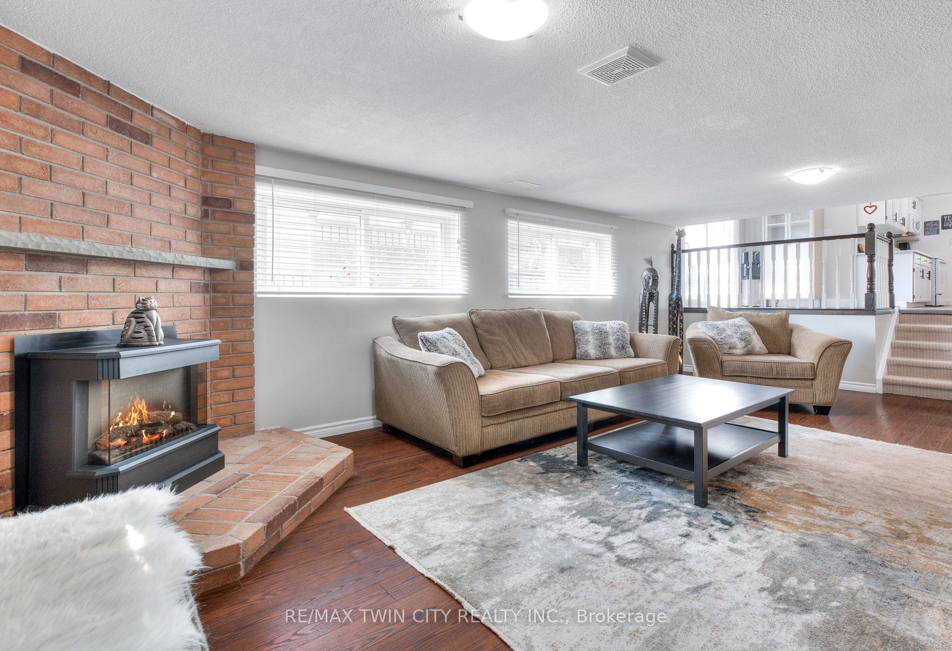 Photo 10 of 27 Wheatfield Crescent, Kitchener — HOMEH