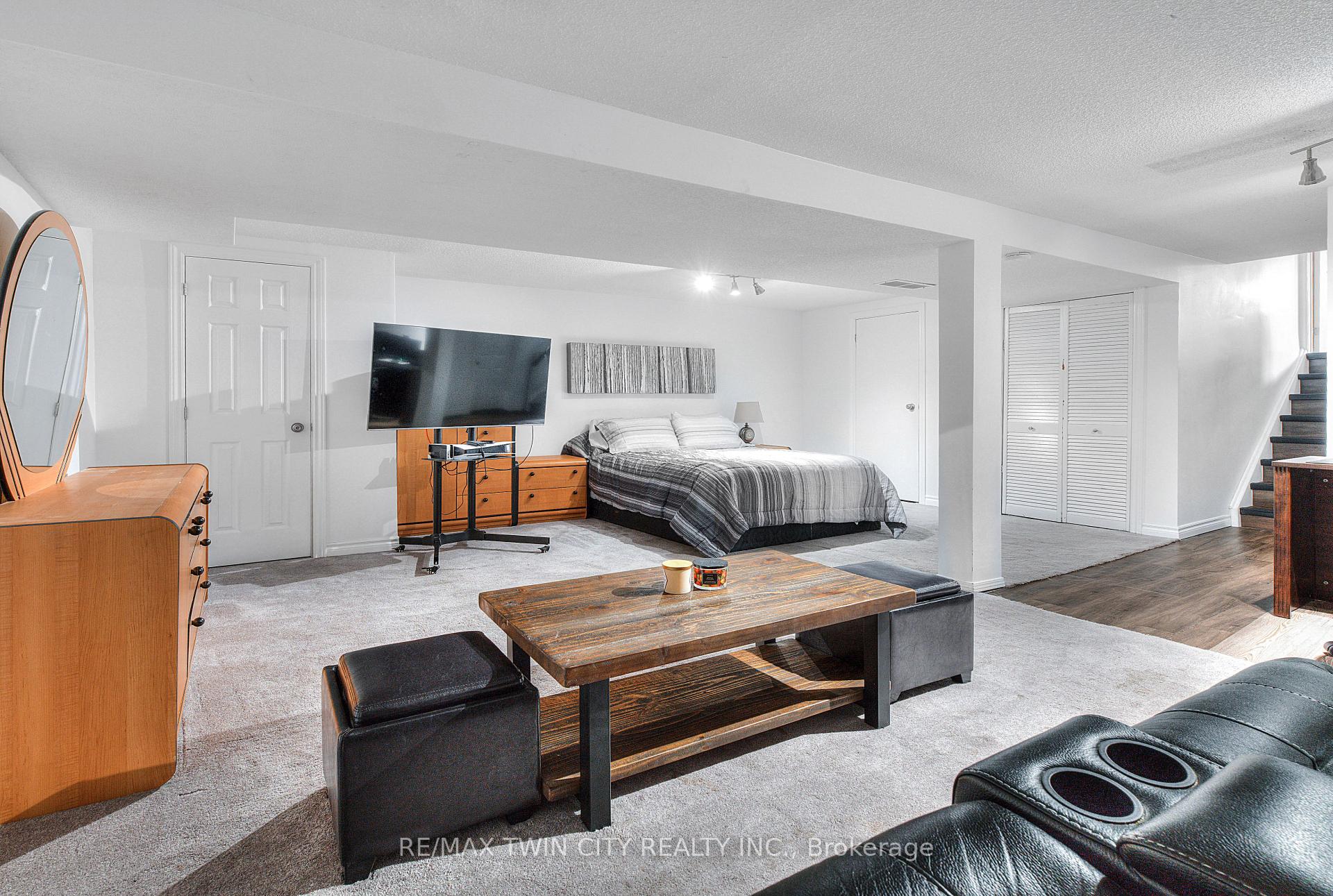 Photo 16 of 27 Wheatfield Crescent, Kitchener — HOMEH