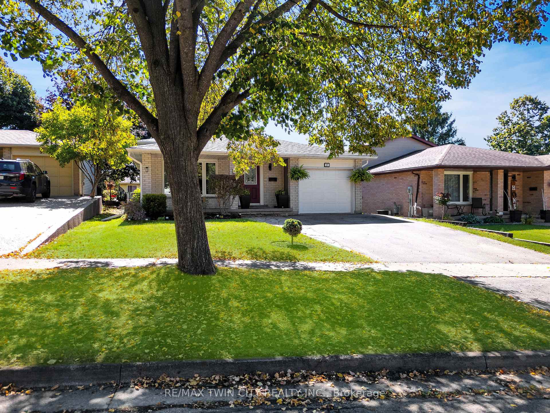 Photo 19 of 27 Wheatfield Crescent, Kitchener — HOMEH