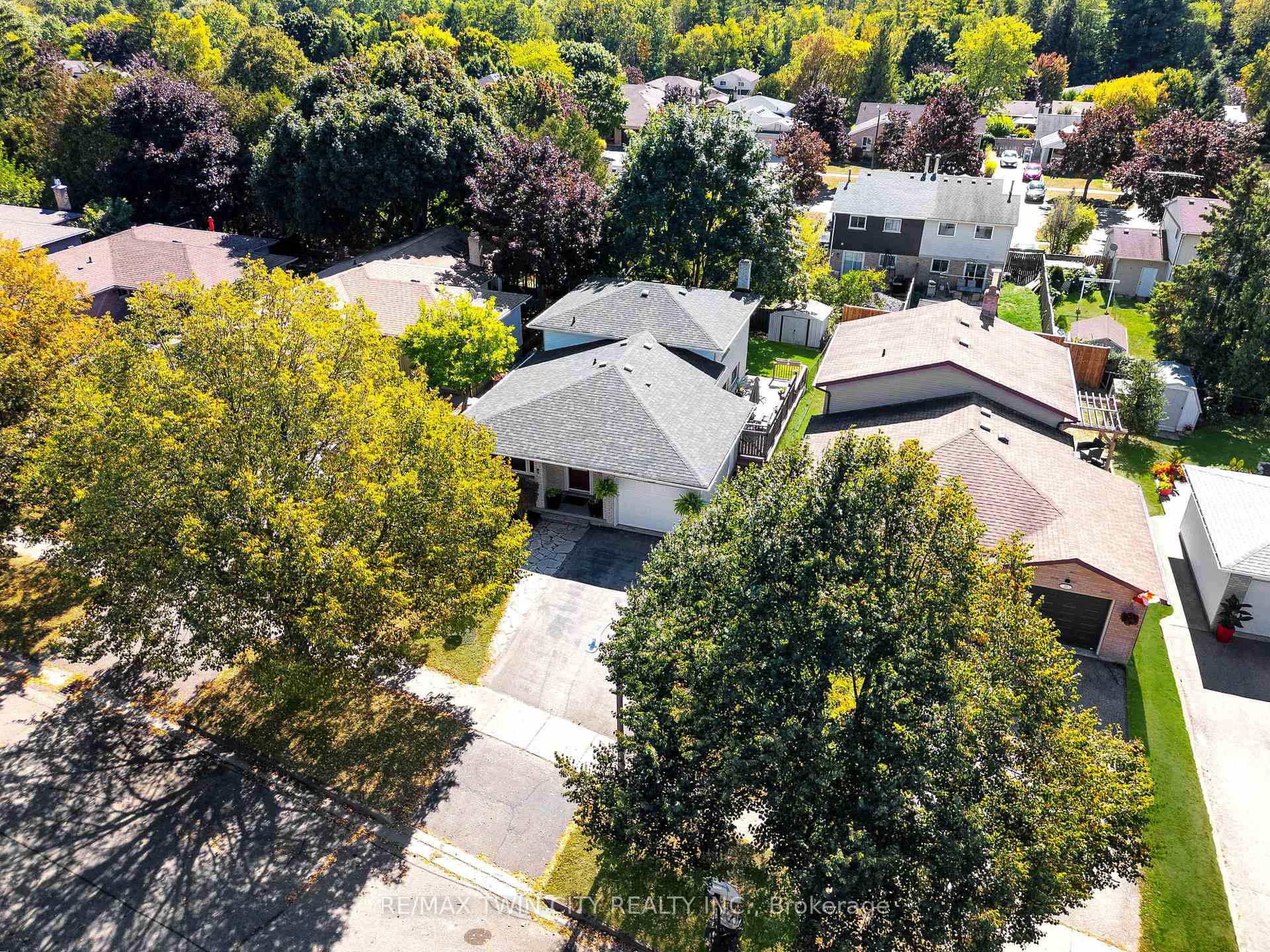 Photo 21 of 27 Wheatfield Crescent, Kitchener — HOMEH