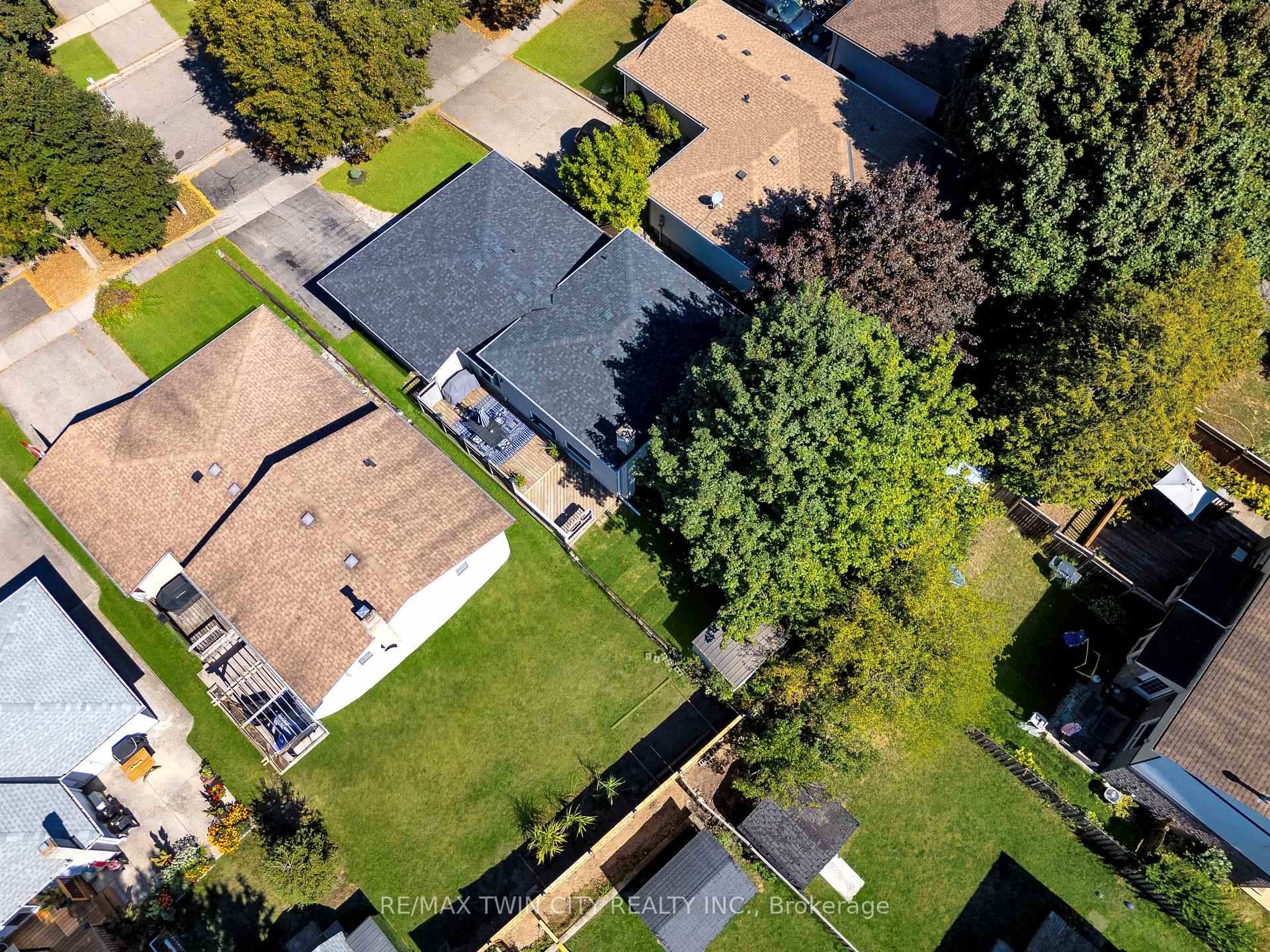 Photo 25 of 27 Wheatfield Crescent, Kitchener — HOMEH