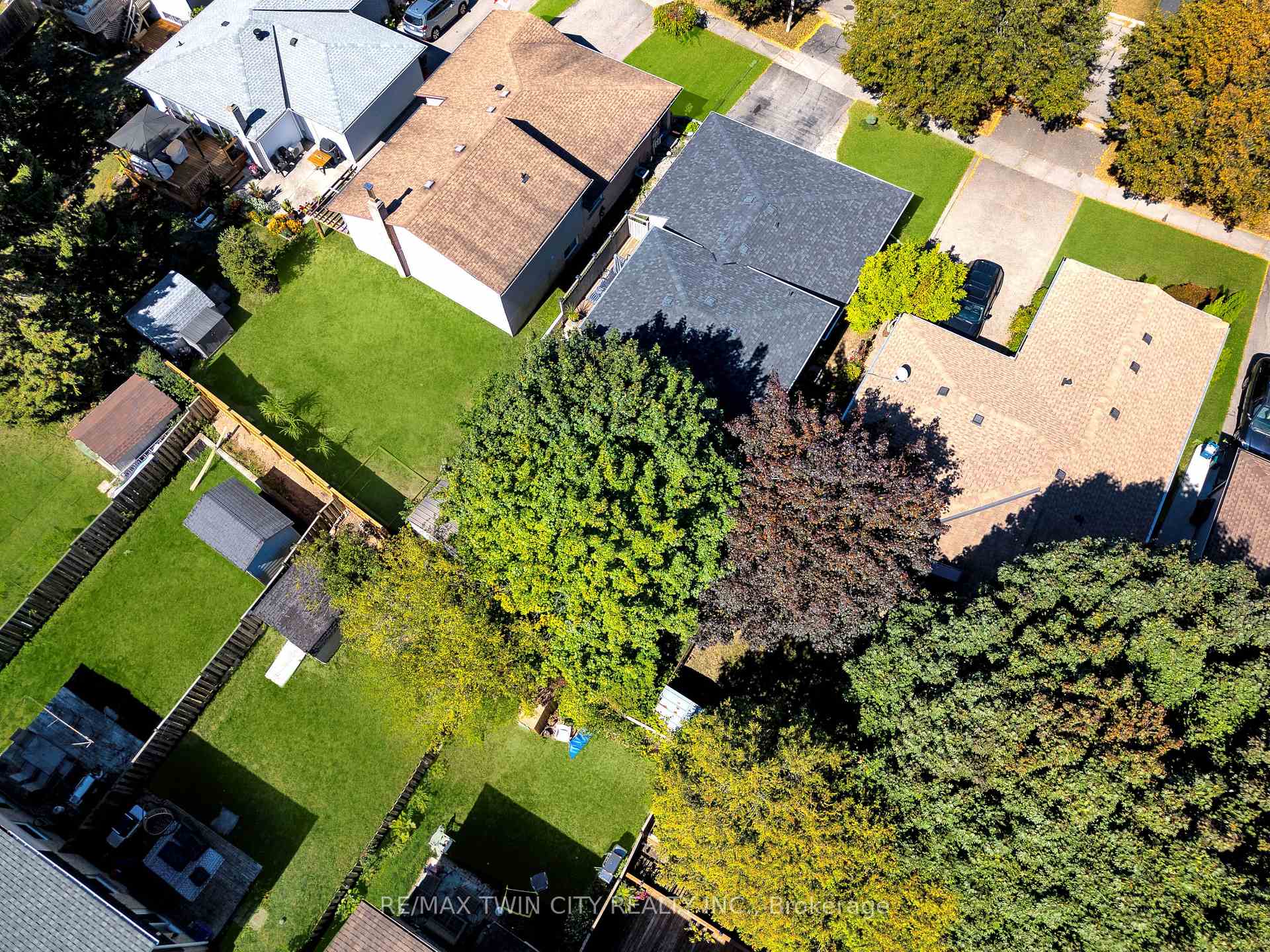 Photo 26 of 27 Wheatfield Crescent, Kitchener — HOMEH