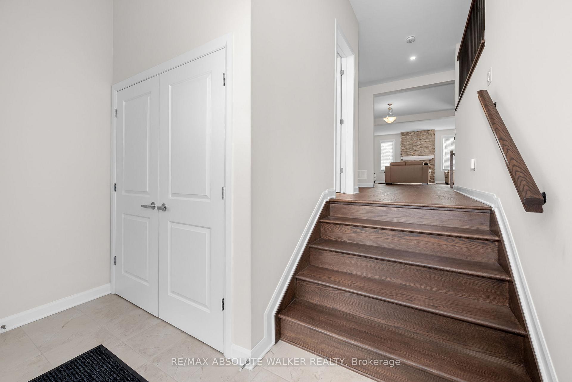 Photo 3 of 529 Anchor Circle, Ottawa, Mahogany Community — HOMEH