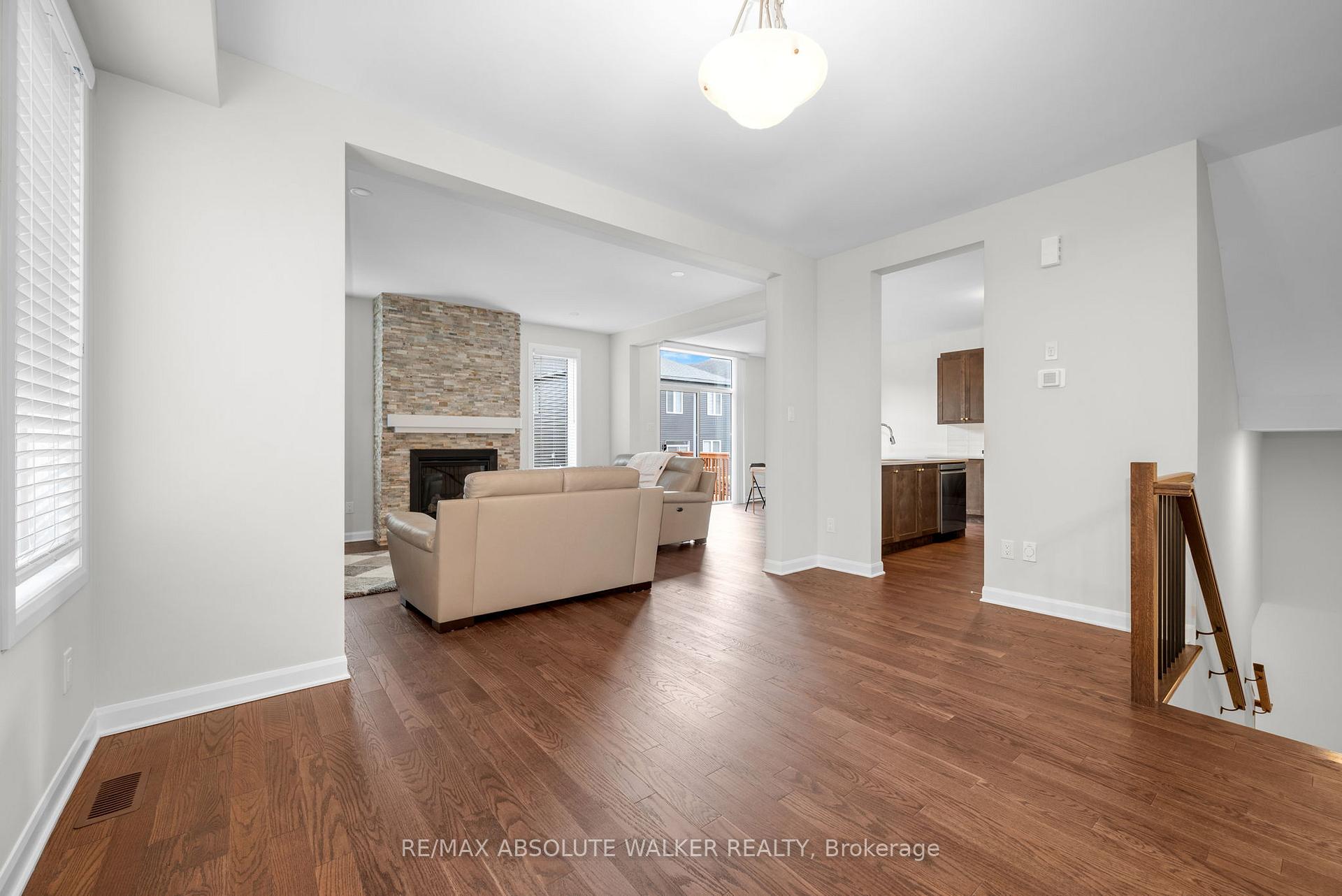 Photo 6 of 529 Anchor Circle, Ottawa, Mahogany Community — HOMEH