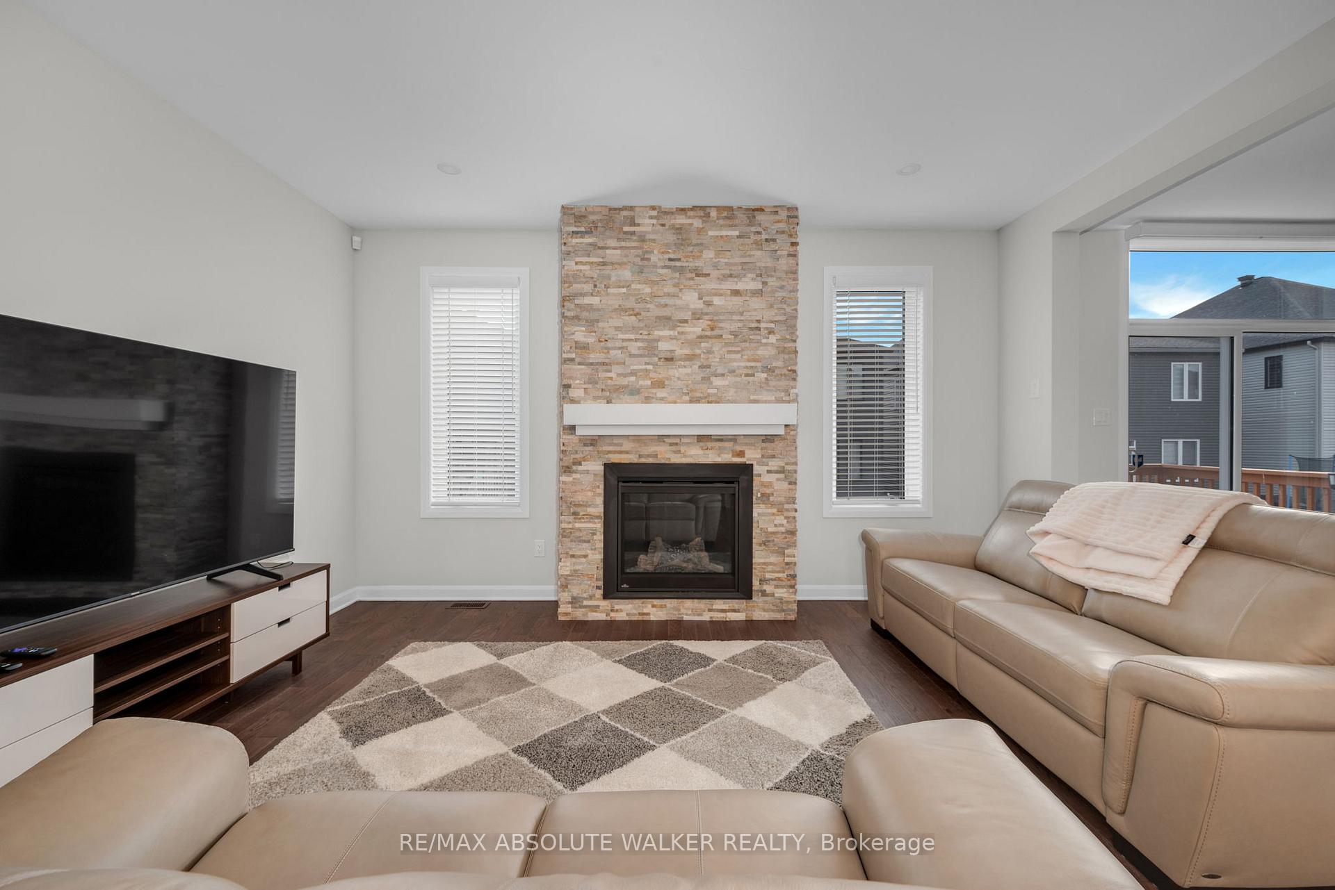 Photo 9 of 529 Anchor Circle, Ottawa, Mahogany Community — HOMEH