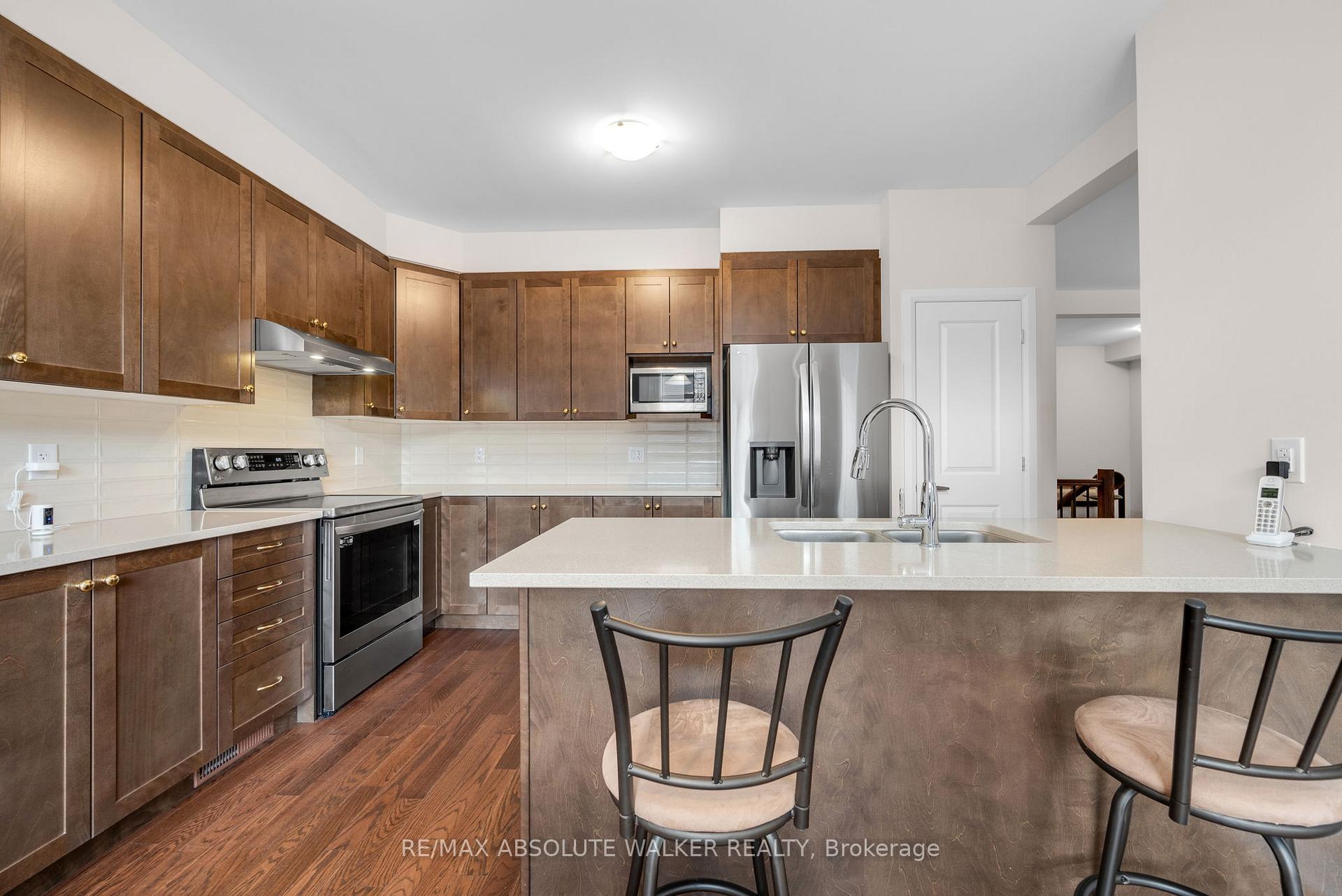 Photo 13 of 529 Anchor Circle, Ottawa, Mahogany Community — HOMEH