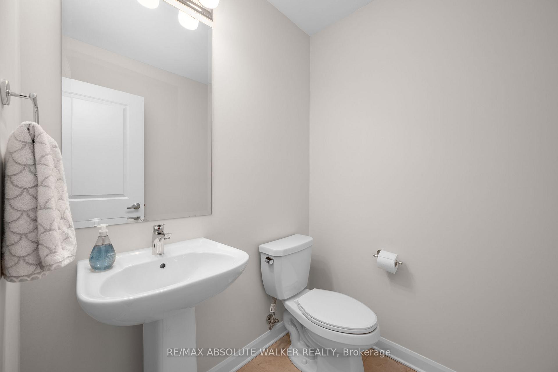 Photo 17 of 529 Anchor Circle, Ottawa, Mahogany Community — HOMEH