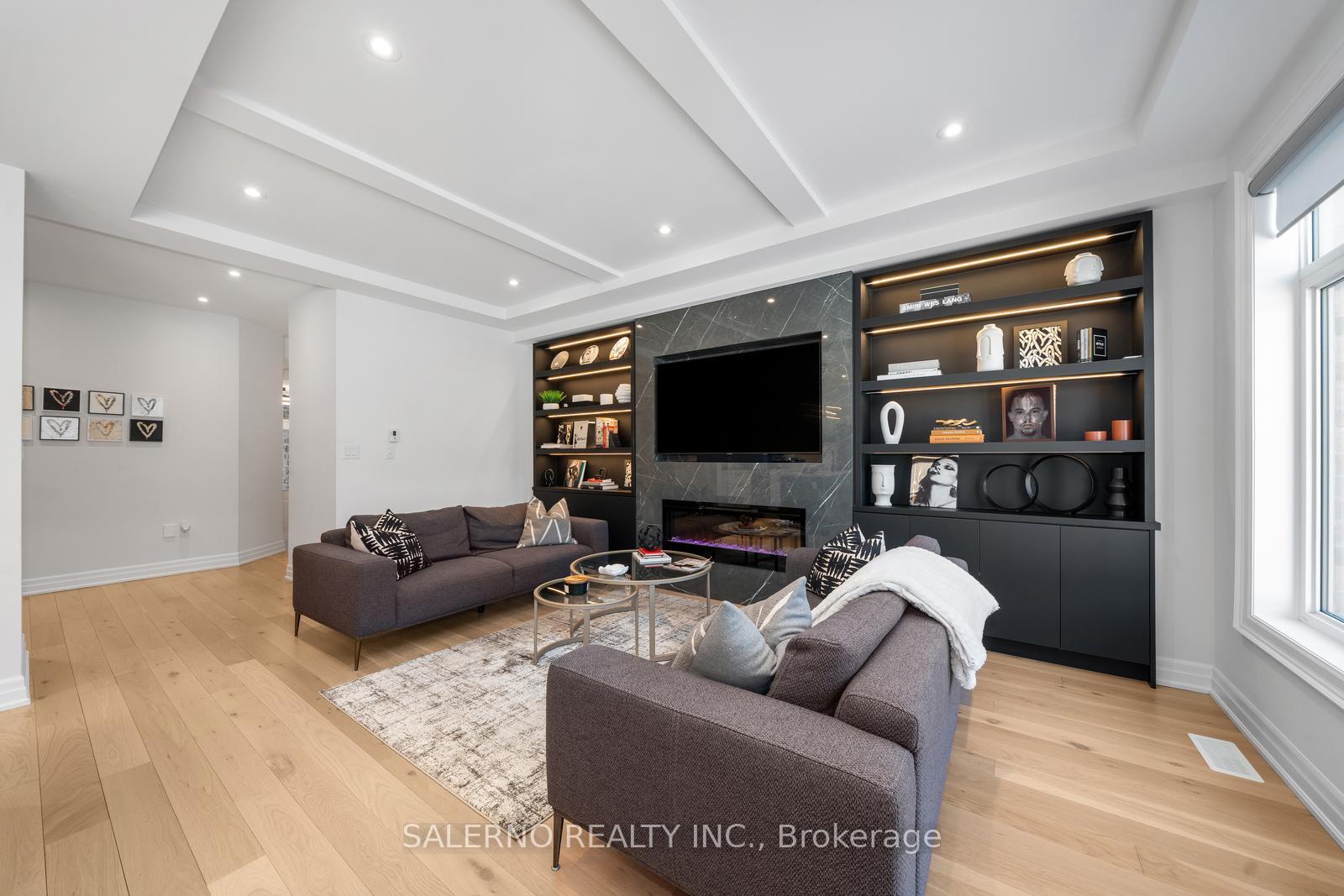 Photo 10 of 54 Tatton Court, King, King City — HOMEH