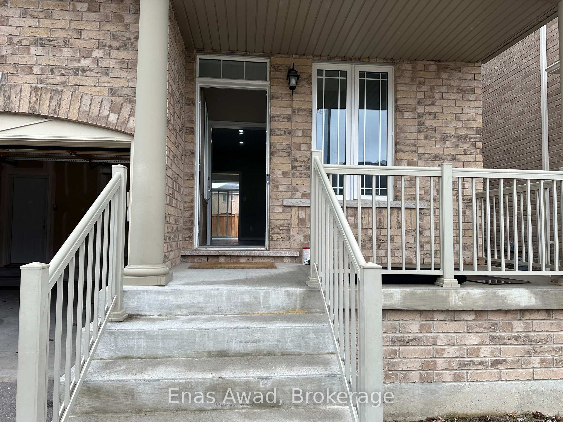 Photo 4 of 1026 Green Street, Innisfil, Lefroy — HOMEH
