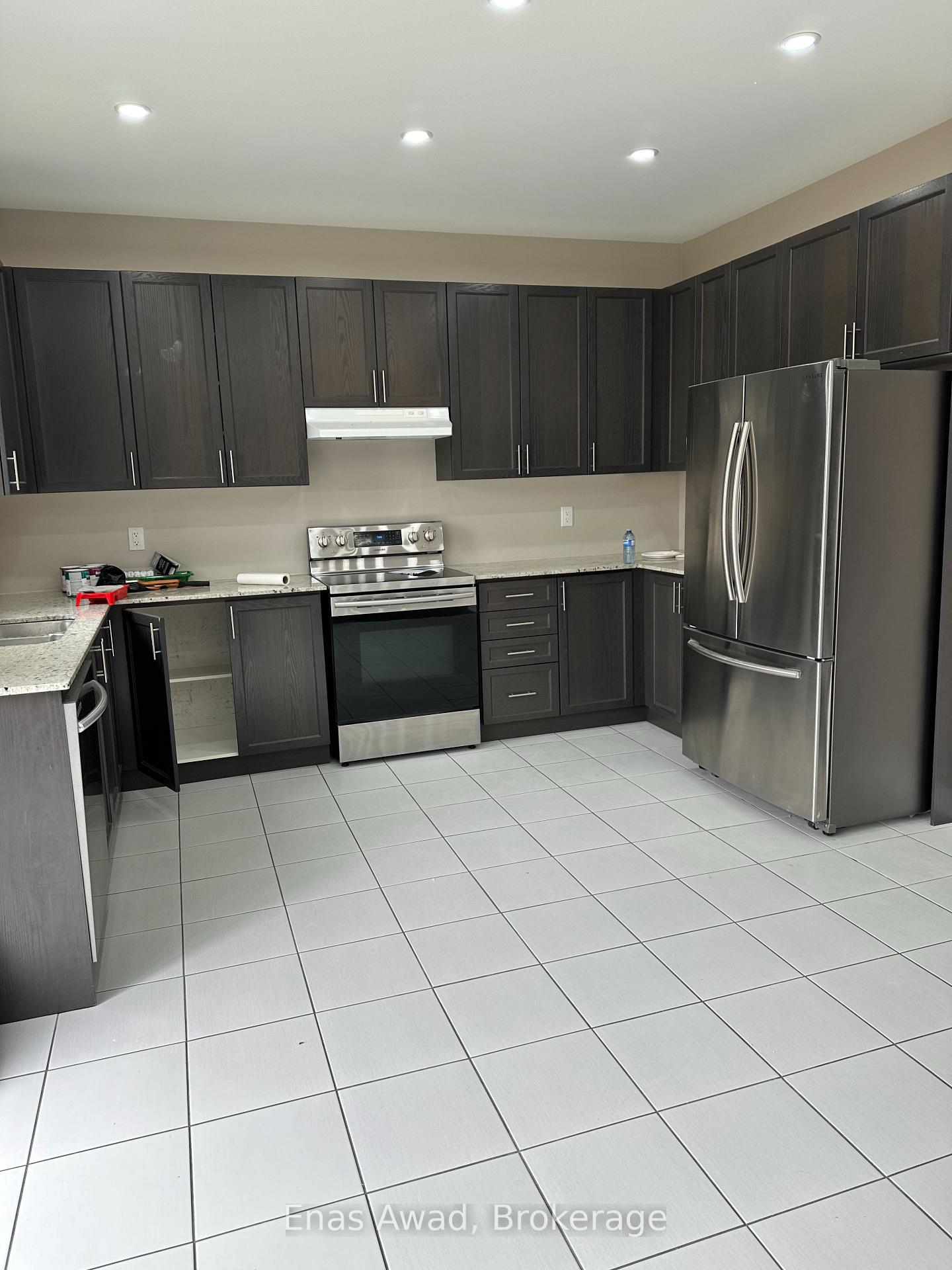 Photo 6 of 1026 Green Street, Innisfil, Lefroy — HOMEH
