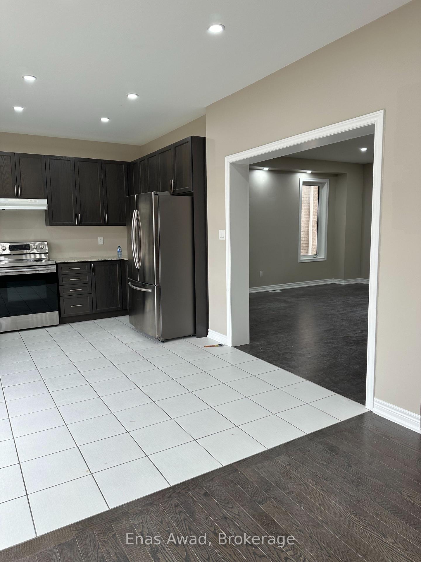 Photo 7 of 1026 Green Street, Innisfil, Lefroy — HOMEH