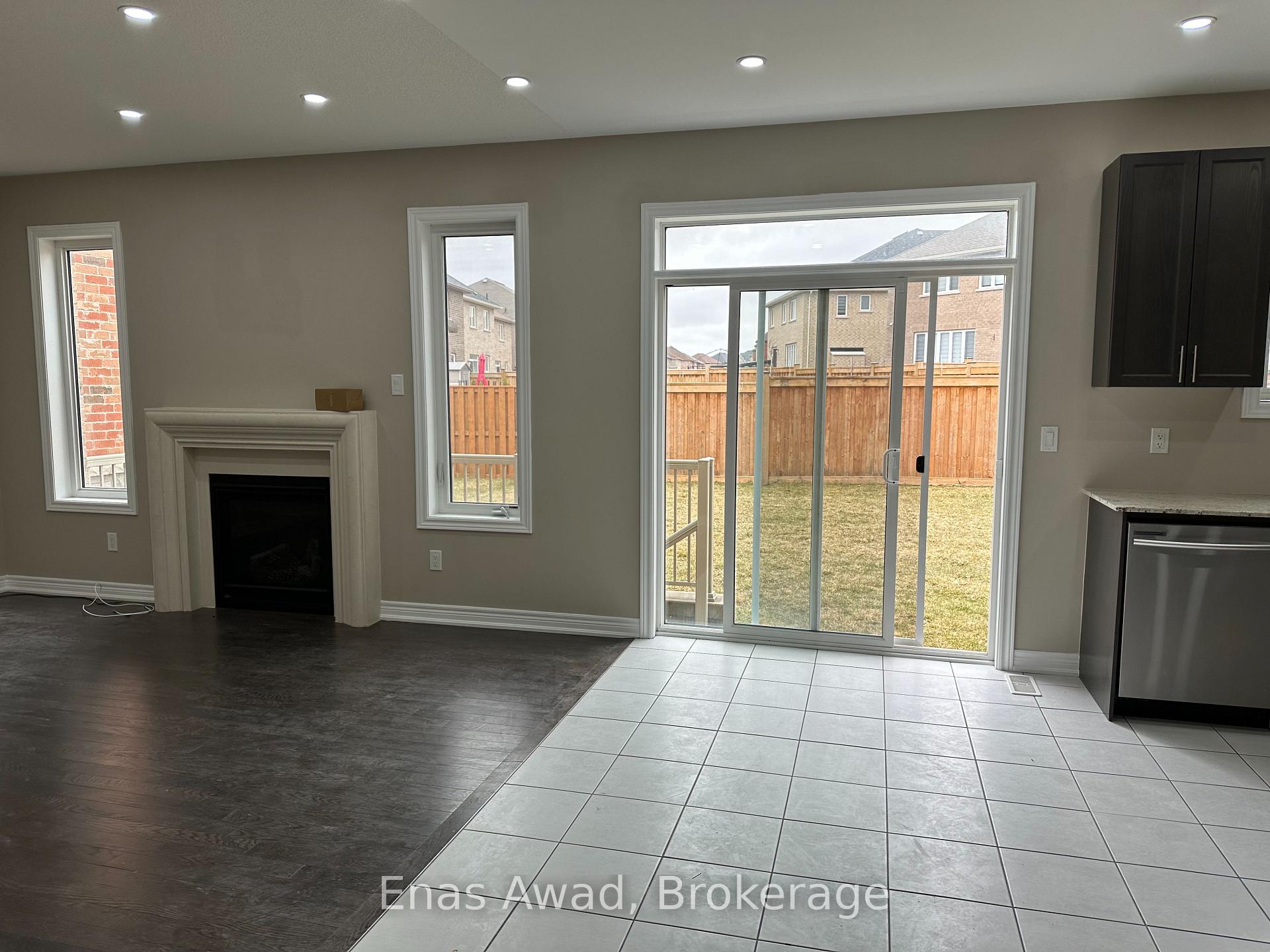 Photo 11 of 1026 Green Street, Innisfil, Lefroy — HOMEH