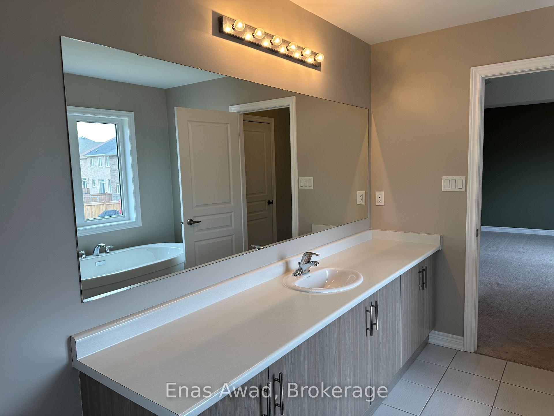 Photo 35 of 1026 Green Street, Innisfil, Lefroy — HOMEH