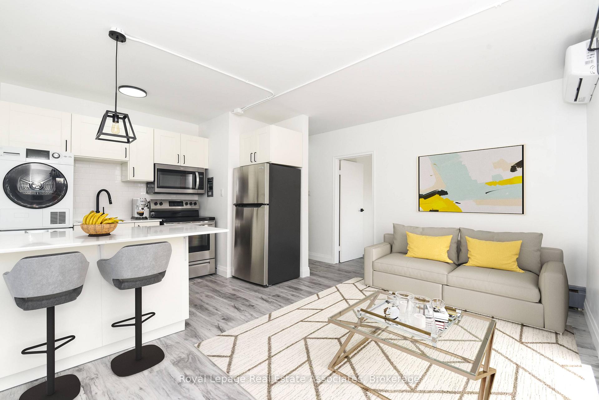 Front of Unit 6, 122 Victoria Avenue N