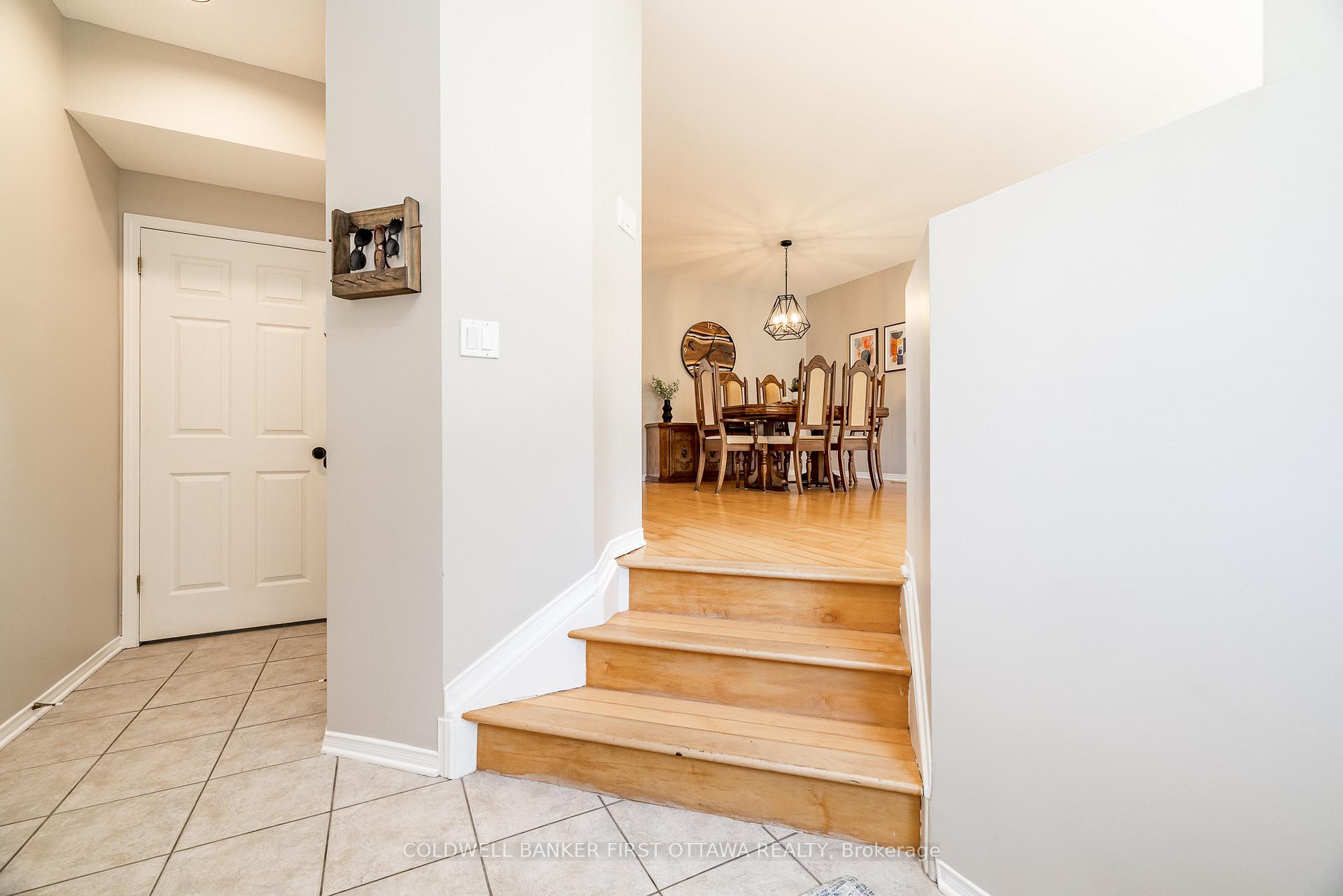 Photo 6 of 491 Meadowbreeze Drive, Ottawa, Kanata - Emerald Meadows/Trailwest — HOMEH