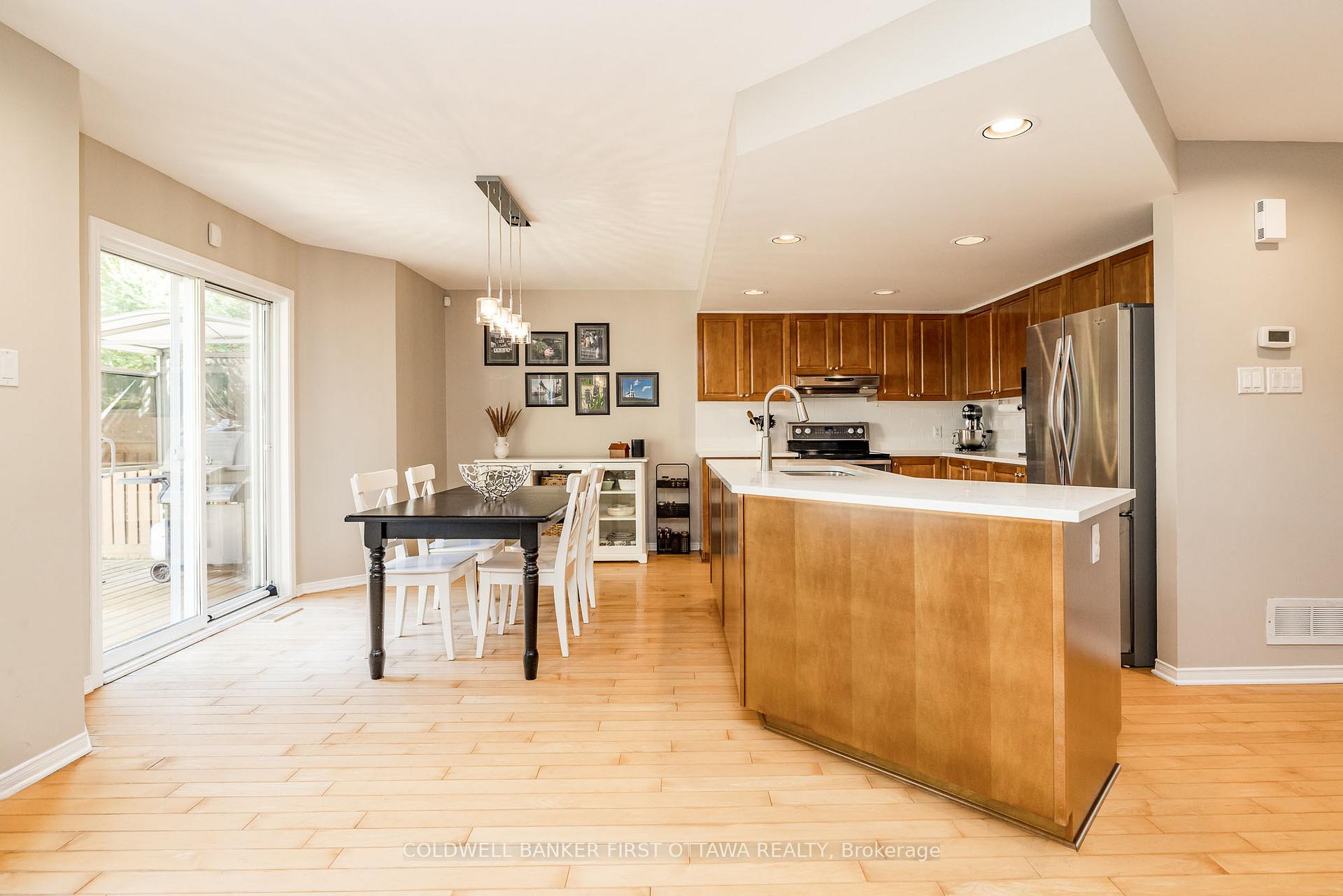Photo 11 of 491 Meadowbreeze Drive, Ottawa, Kanata - Emerald Meadows/Trailwest — HOMEH