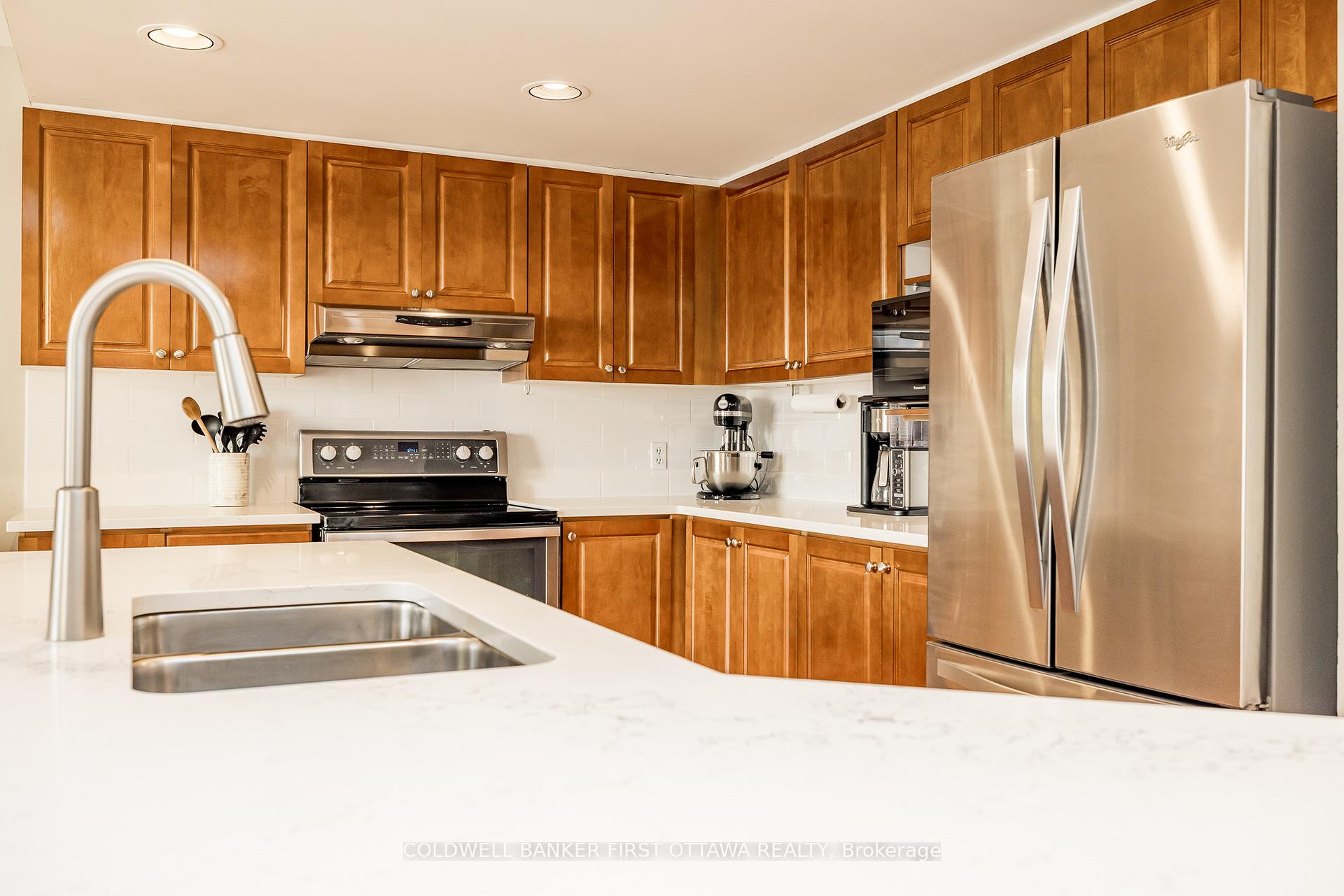 Photo 12 of 491 Meadowbreeze Drive, Ottawa, Kanata - Emerald Meadows/Trailwest — HOMEH