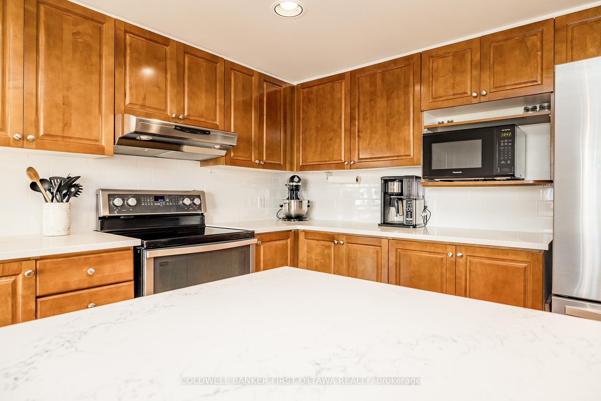 Photo 14 of 491 Meadowbreeze Drive, Ottawa, Kanata - Emerald Meadows/Trailwest — HOMEH