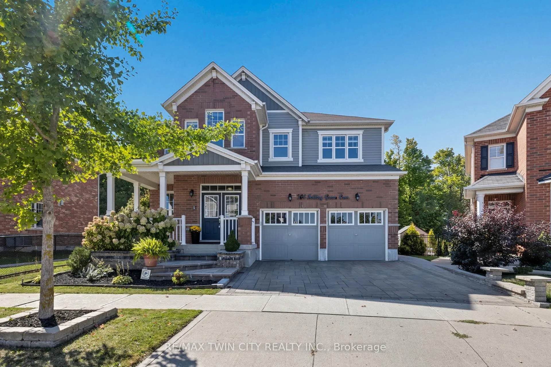 Photo 2 of 304 Falling Green Crescent, Kitchener — HOMEH