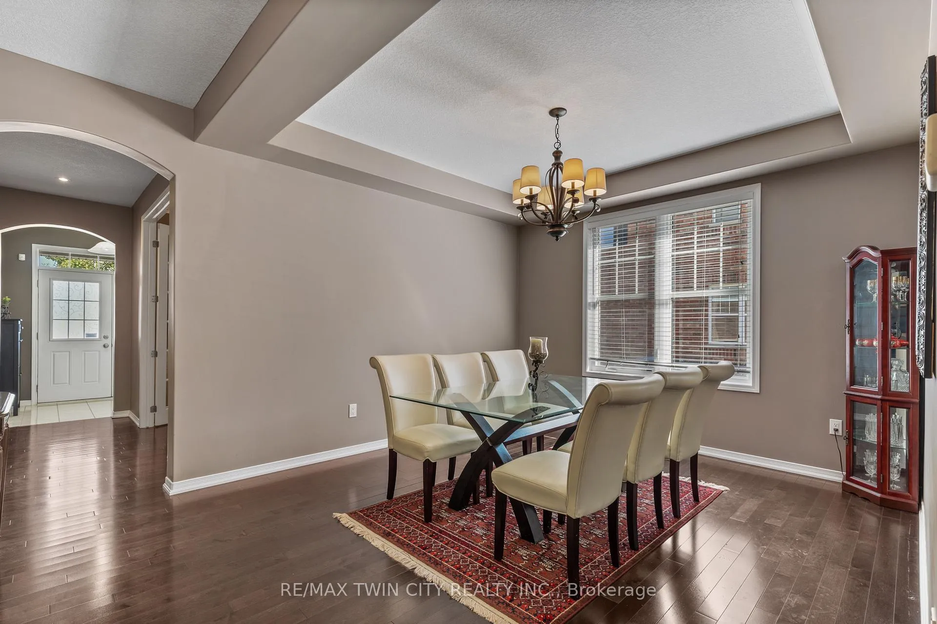 Photo 7 of 304 Falling Green Crescent, Kitchener — HOMEH