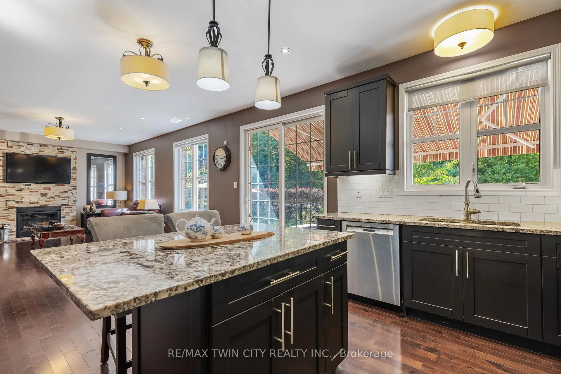 Photo 11 of 304 Falling Green Crescent, Kitchener — HOMEH