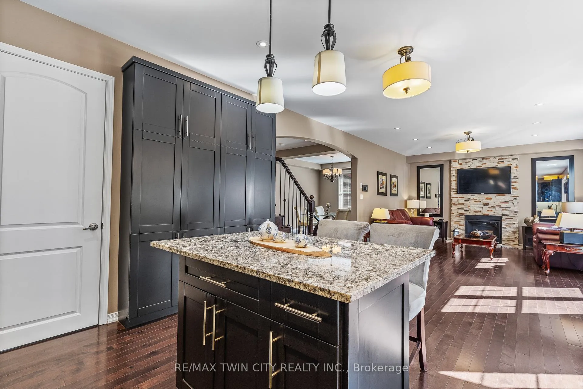 Photo 12 of 304 Falling Green Crescent, Kitchener — HOMEH