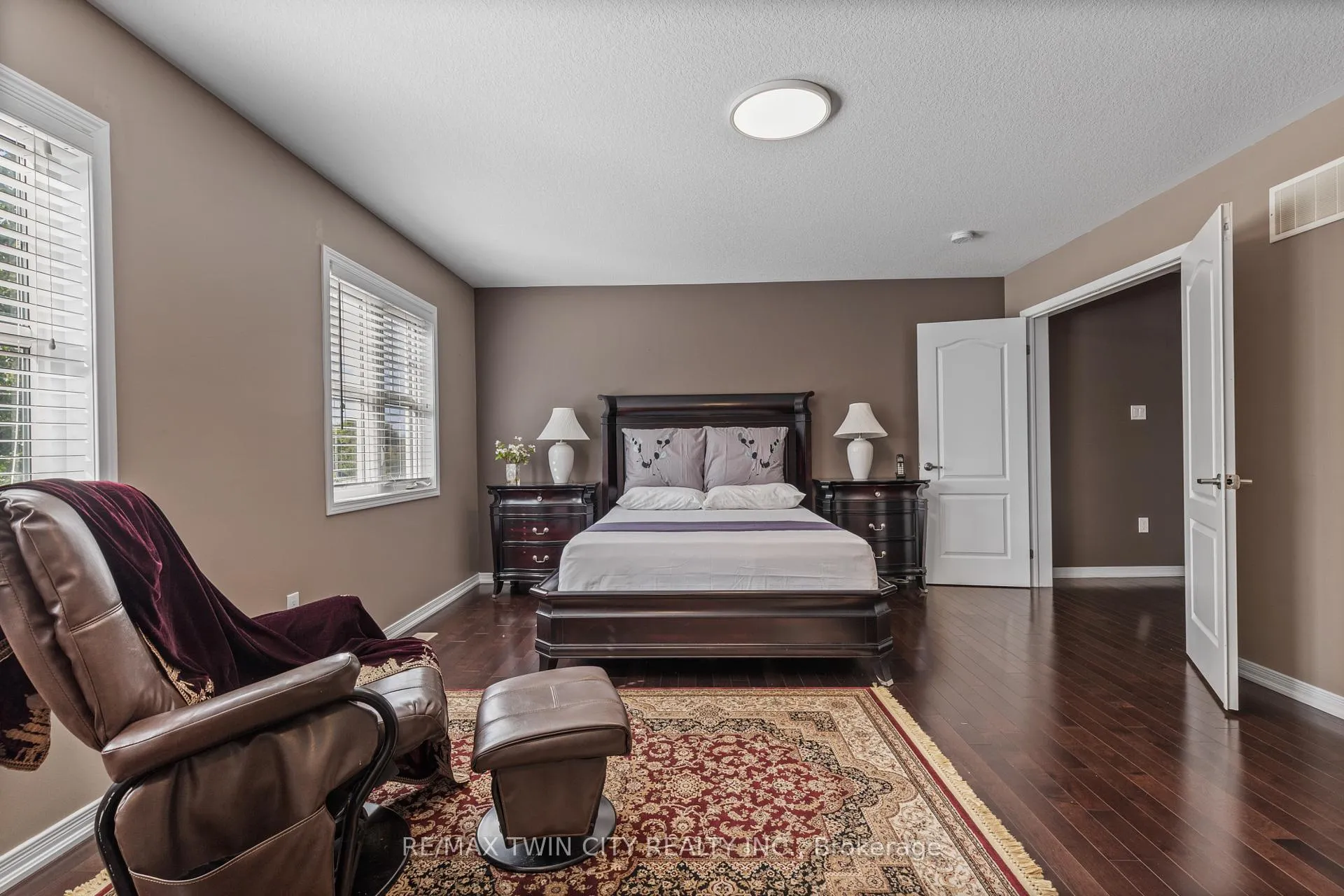 Photo 18 of 304 Falling Green Crescent, Kitchener — HOMEH