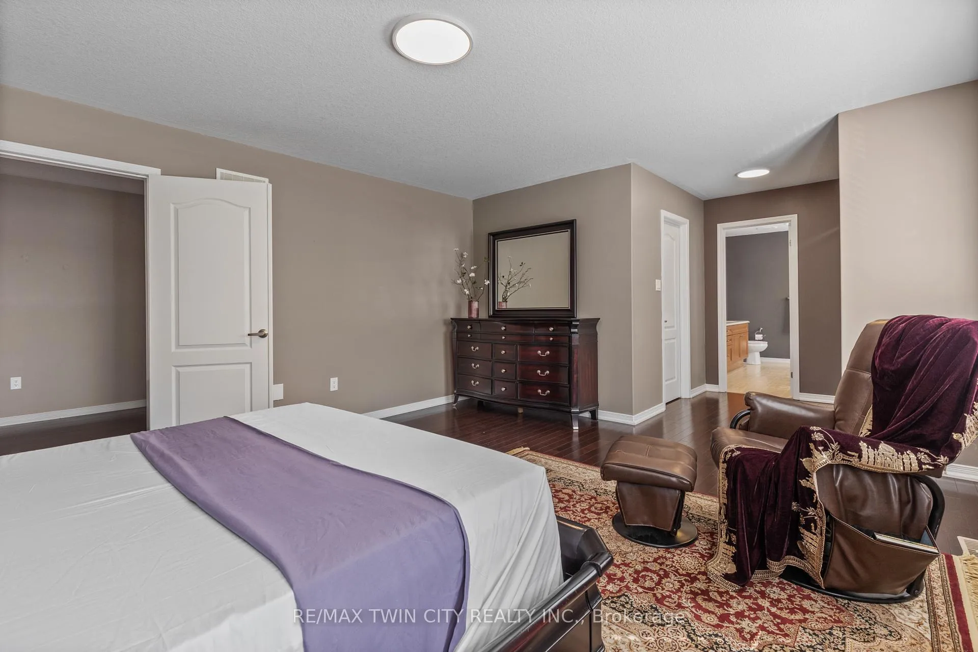 Photo 19 of 304 Falling Green Crescent, Kitchener — HOMEH