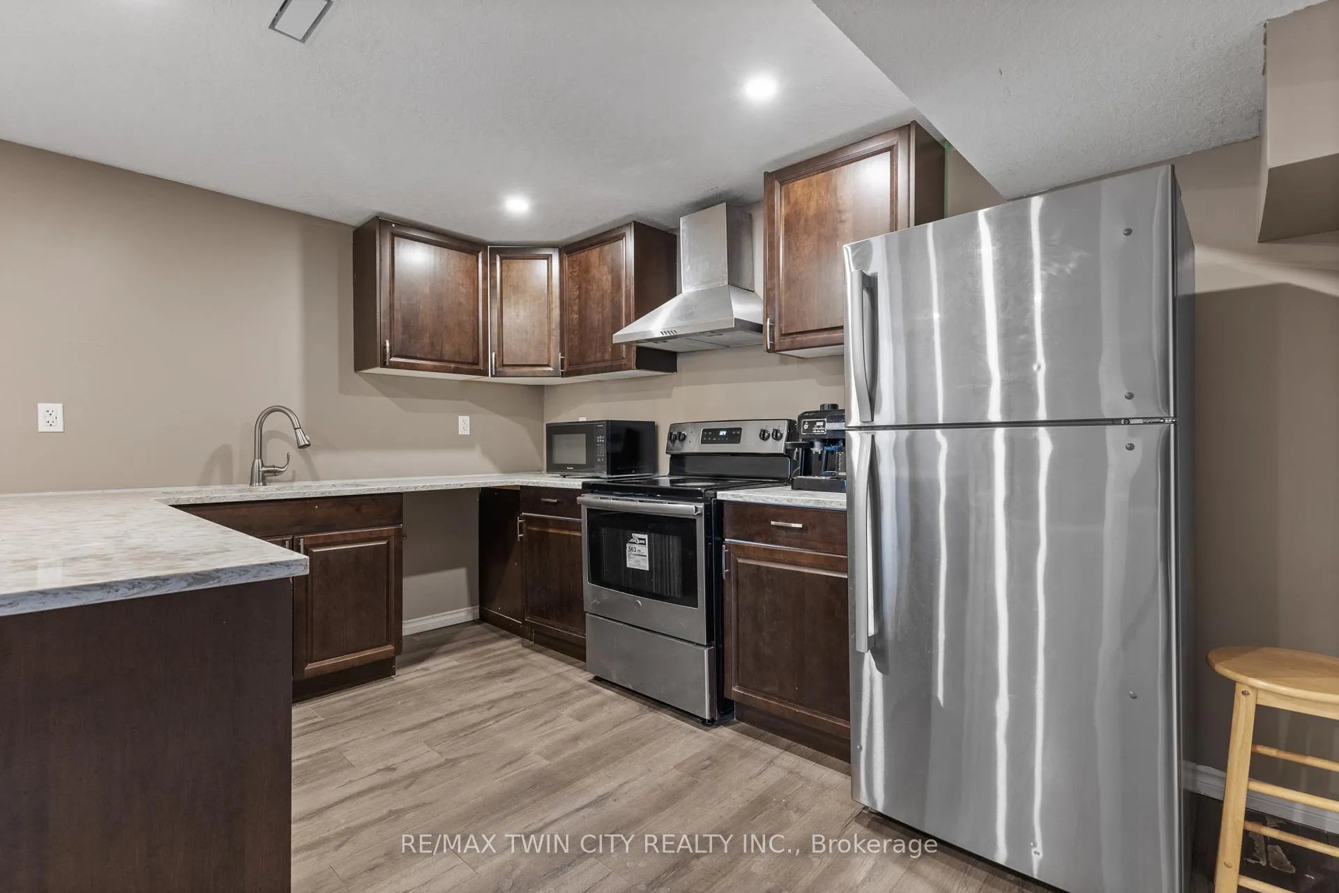 Photo 28 of 304 Falling Green Crescent, Kitchener — HOMEH