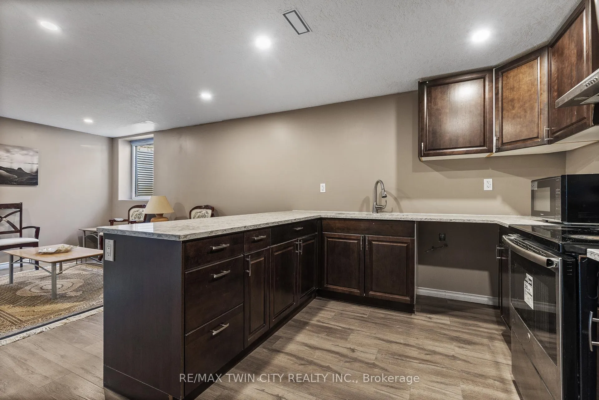 Photo 29 of 304 Falling Green Crescent, Kitchener — HOMEH